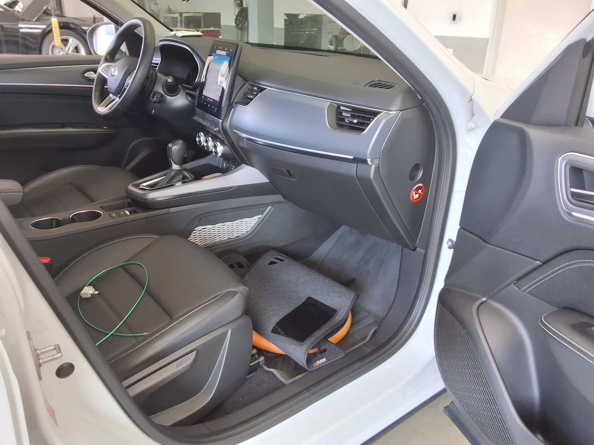 2020 - renault xm3