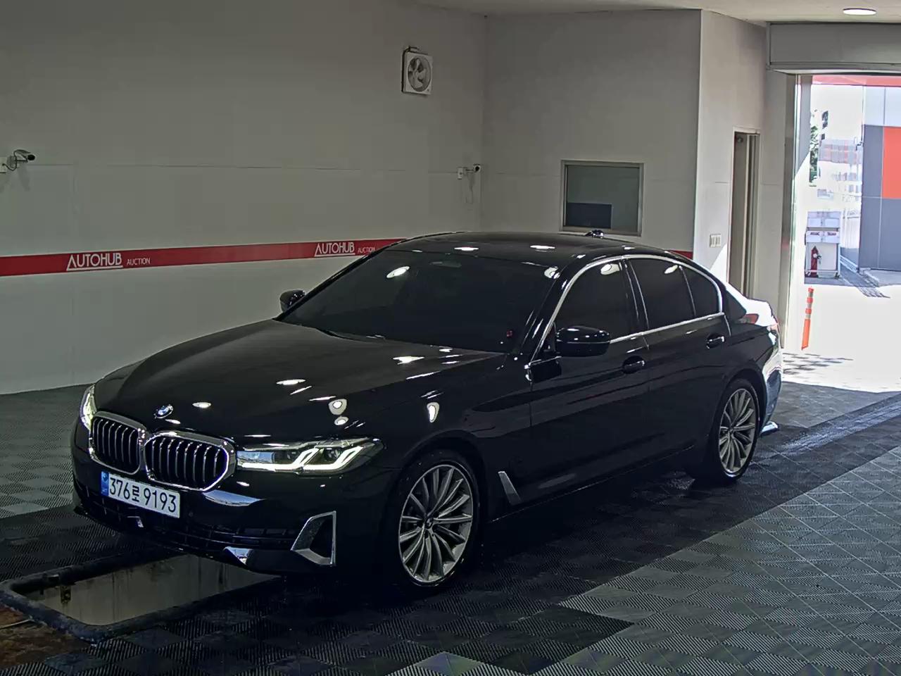 BMW 5 SERIES (7TH GEN) 530i