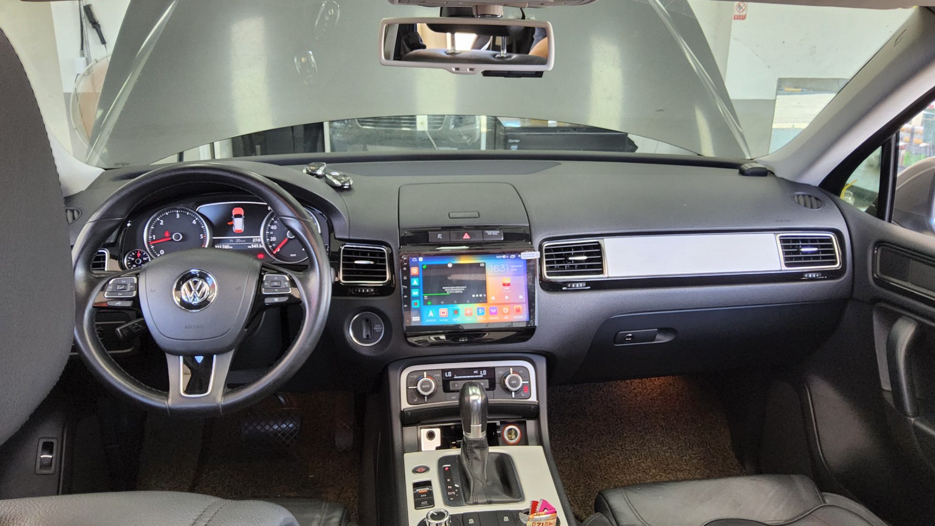 2014 - volkswagen touareg