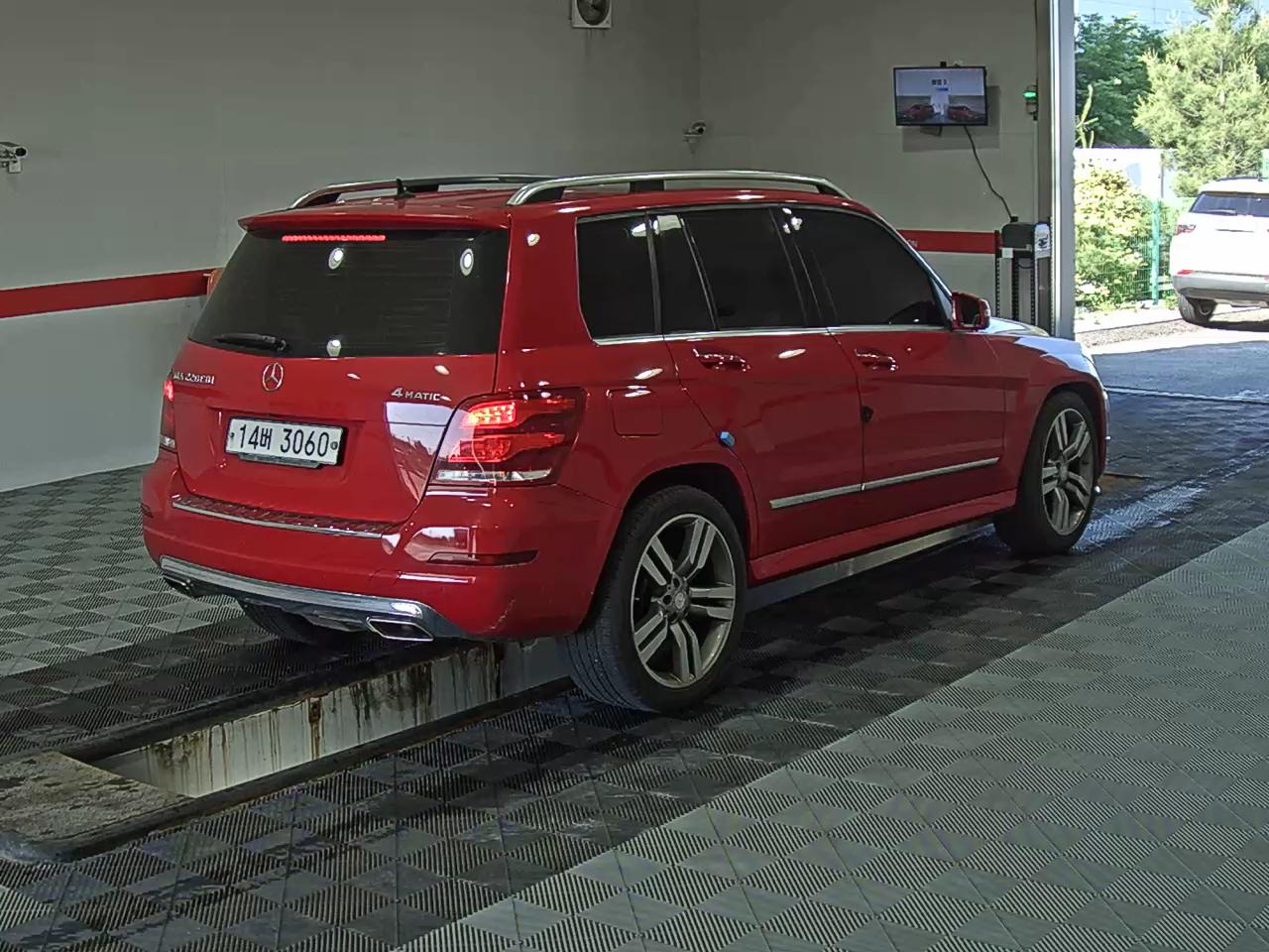 2014 - mercedes-benz glk220