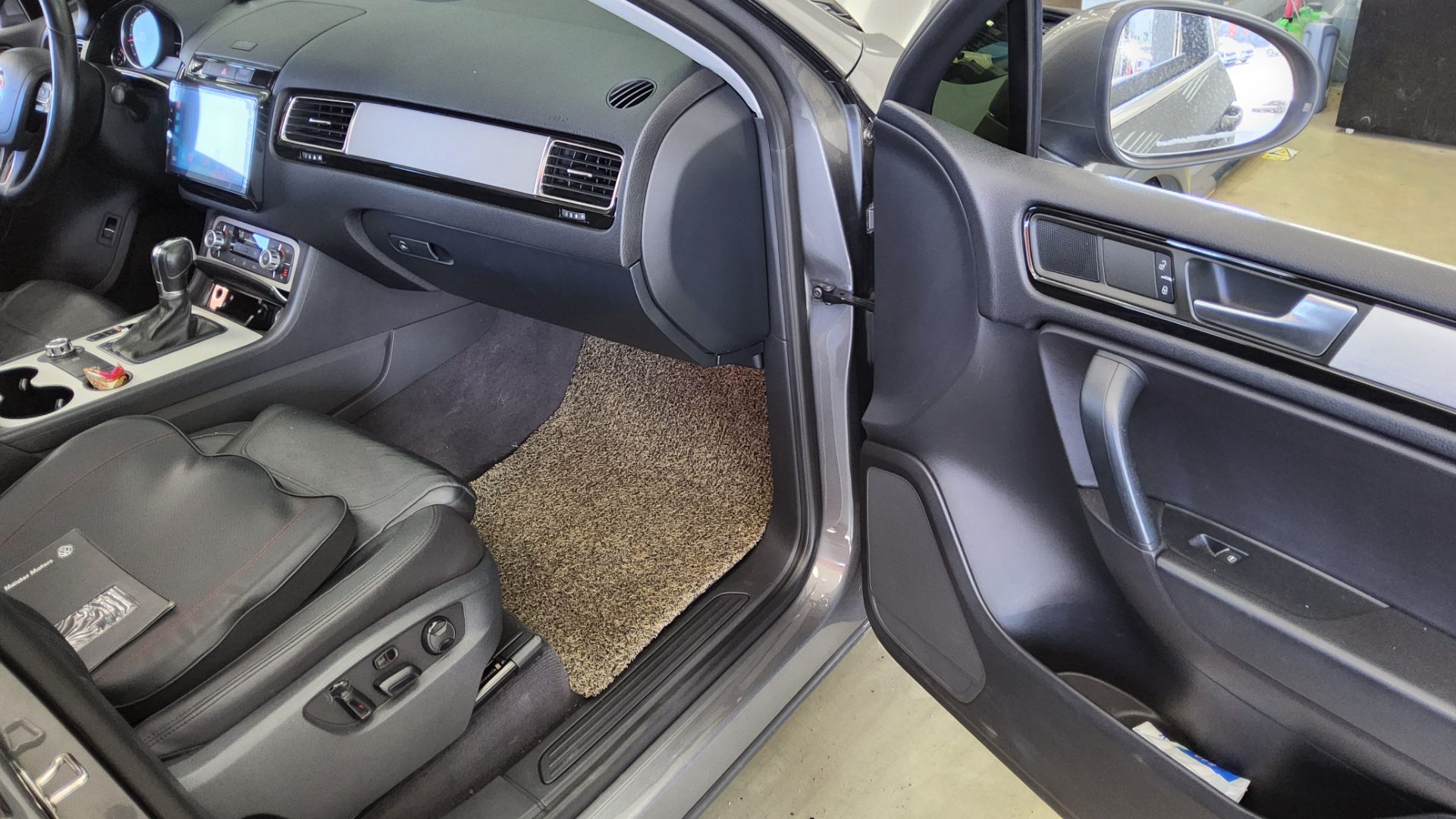 2014 - volkswagen touareg
