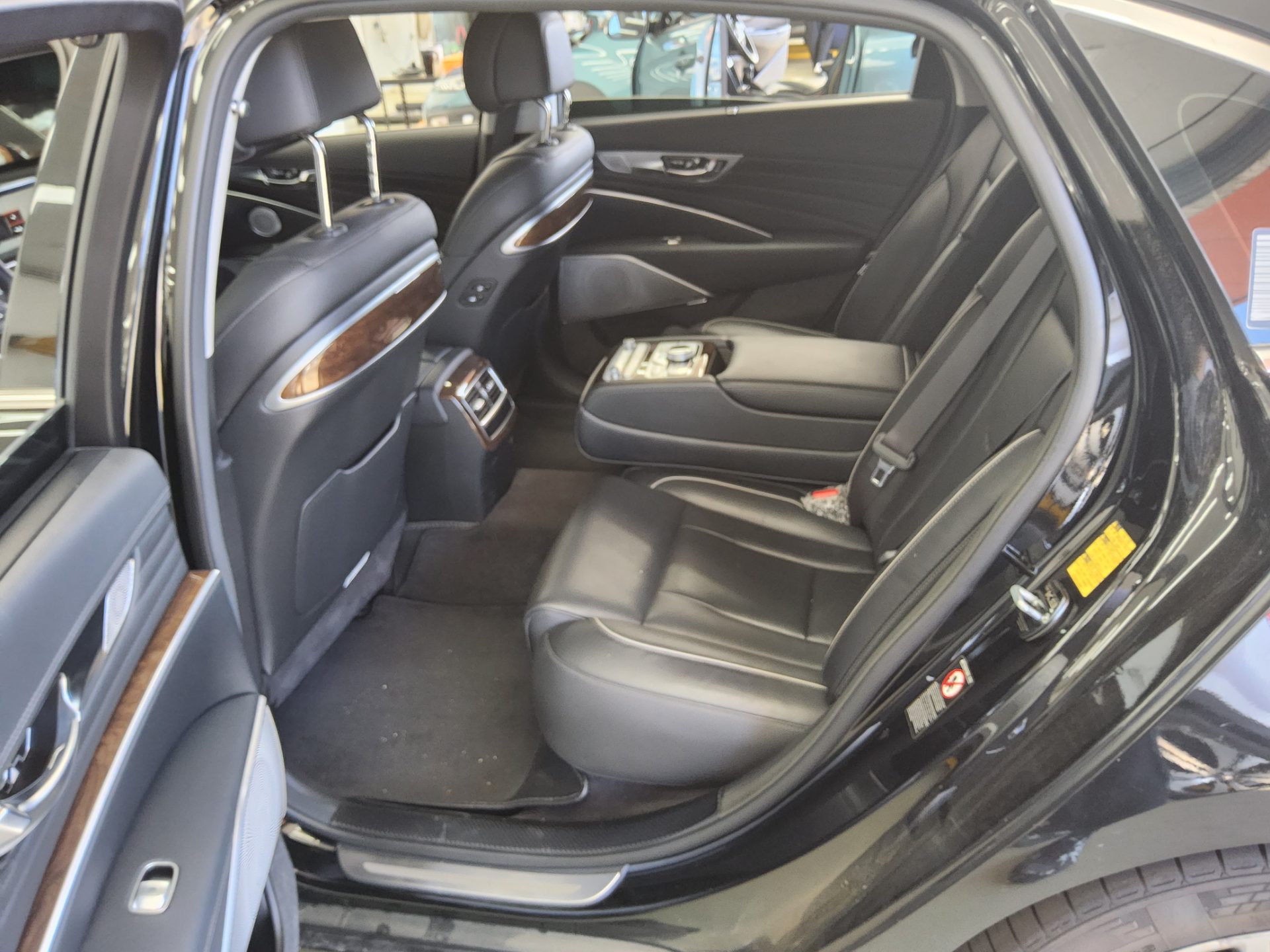 2020 - kia k9