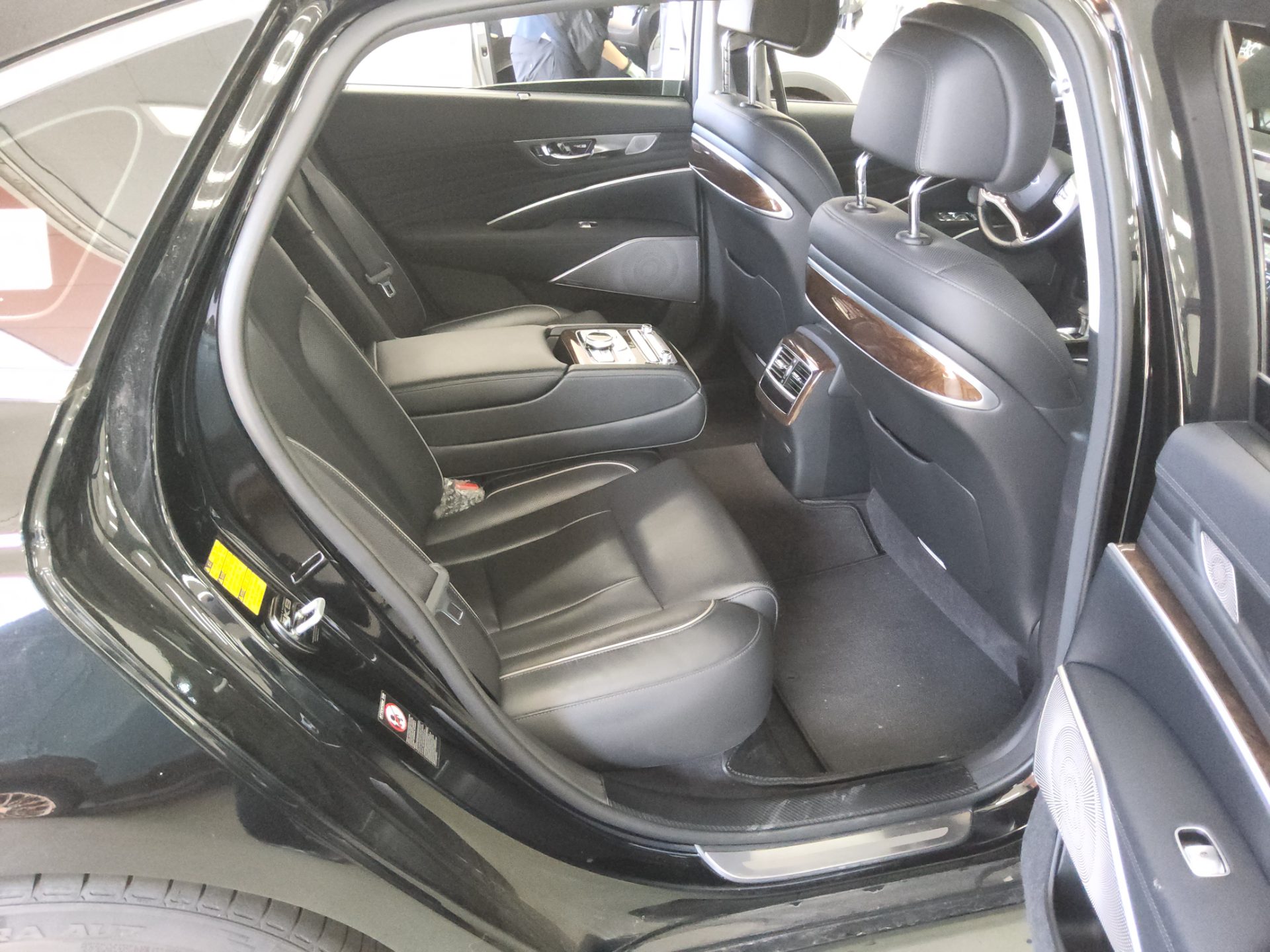 2020 - kia k9