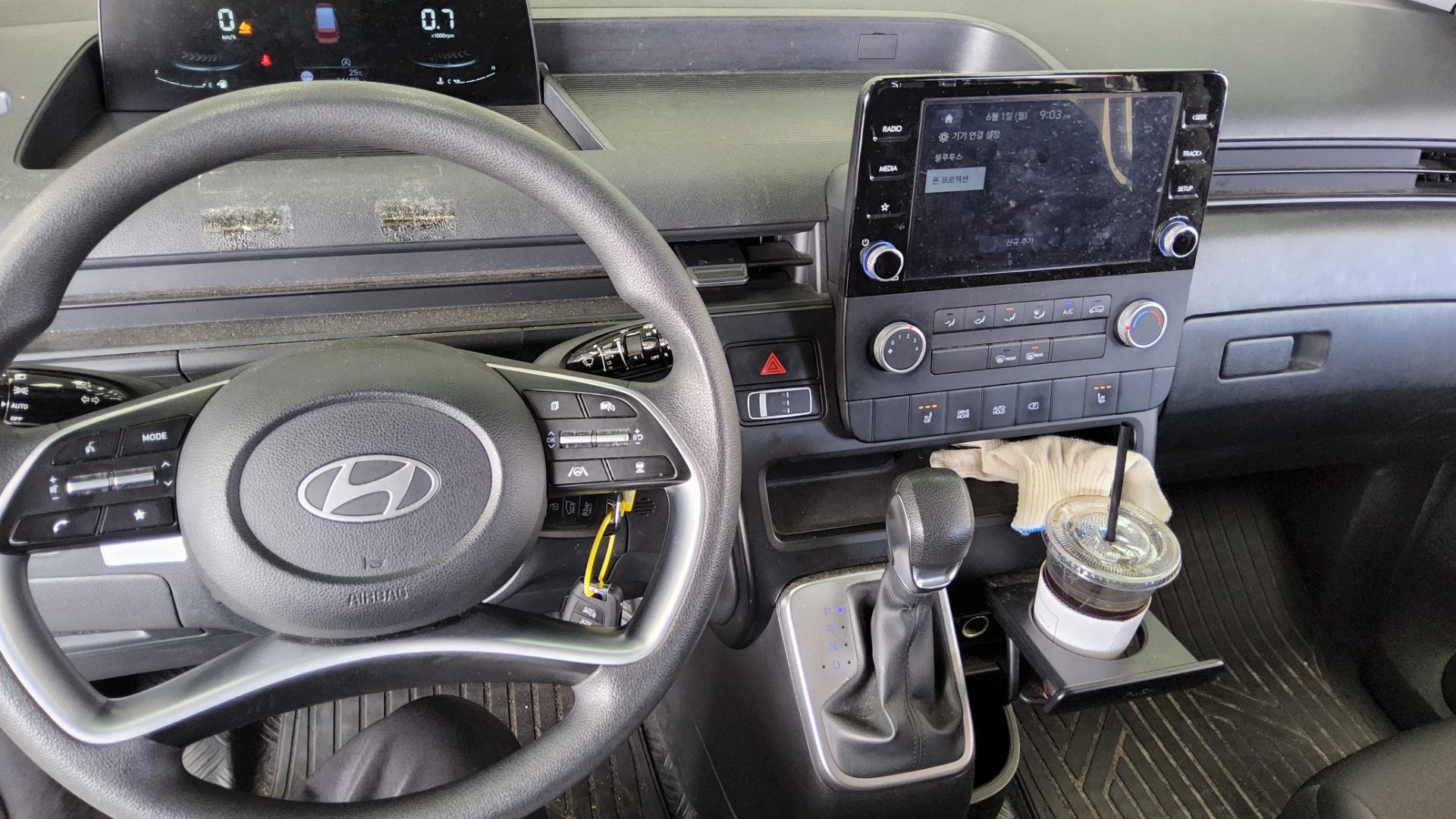 2025 - hyundai staria