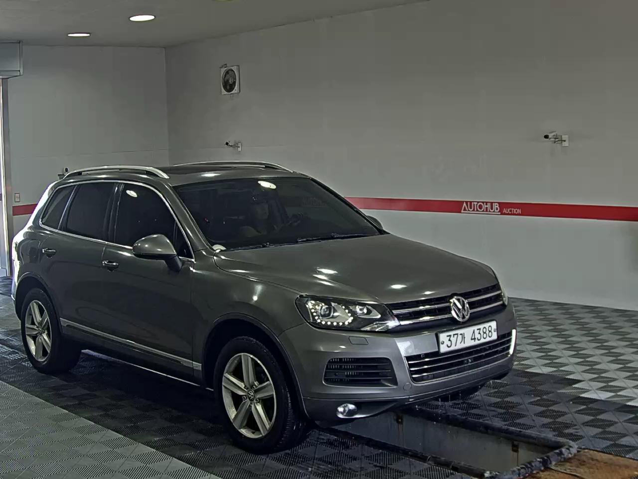 2014 - volkswagen touareg