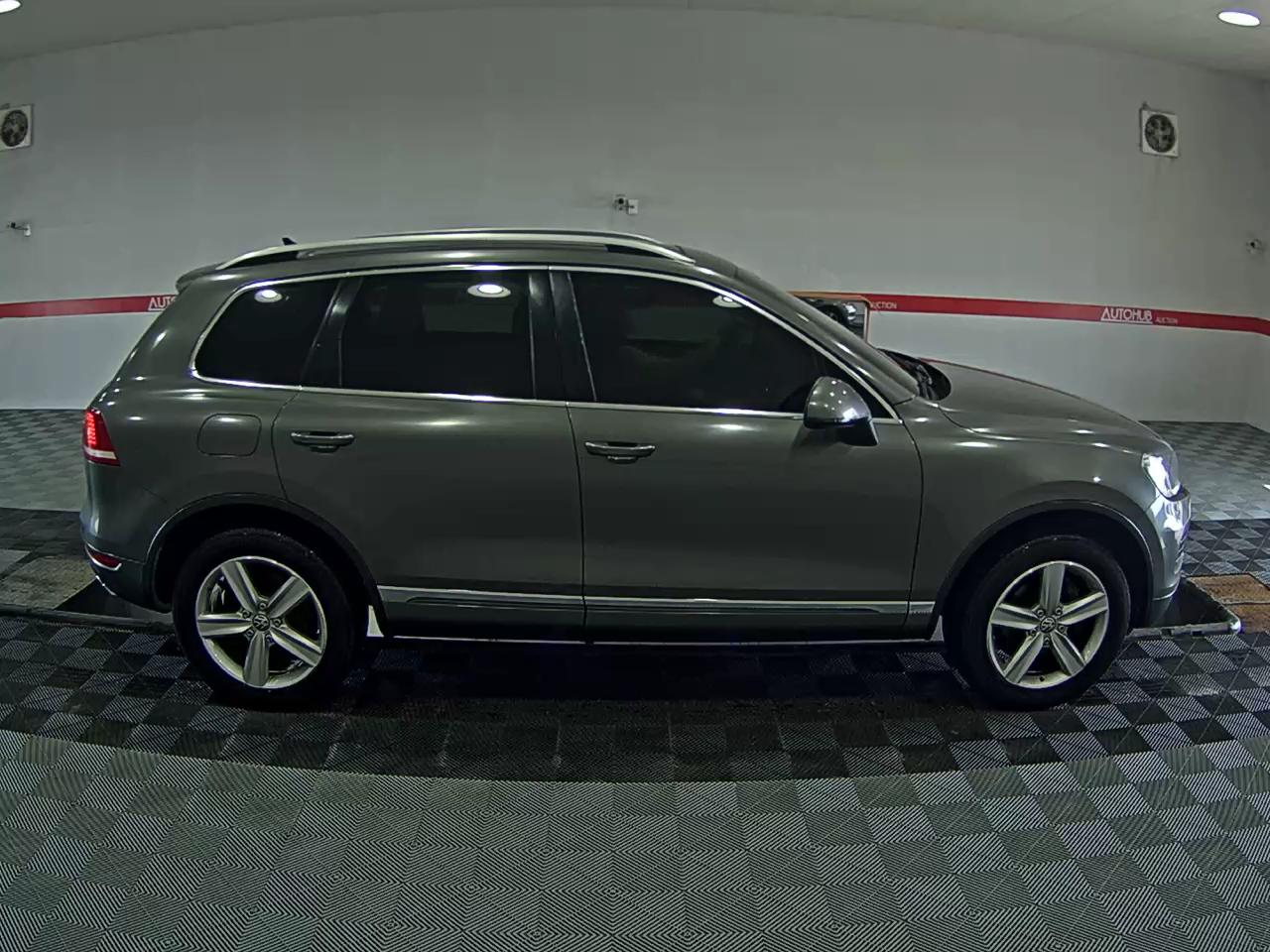 2014 - volkswagen touareg