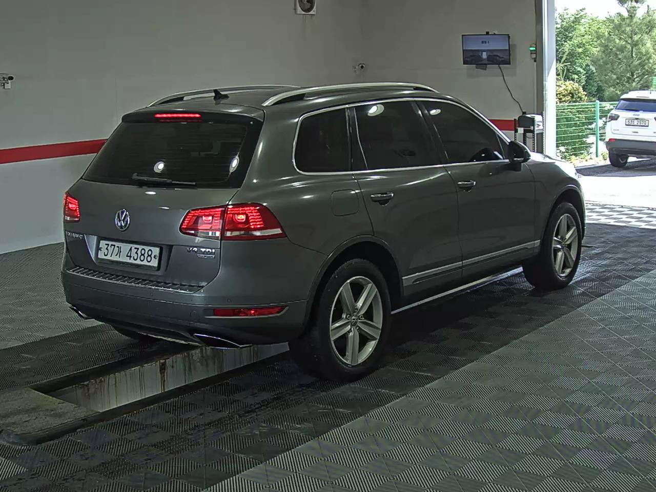 2014 - volkswagen touareg