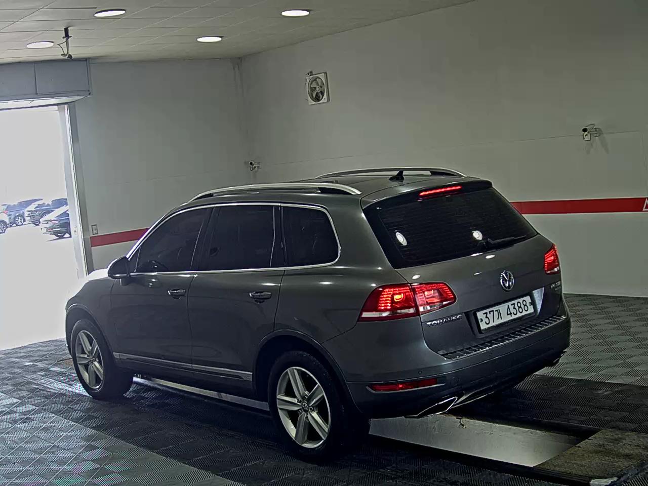 2014 - volkswagen touareg