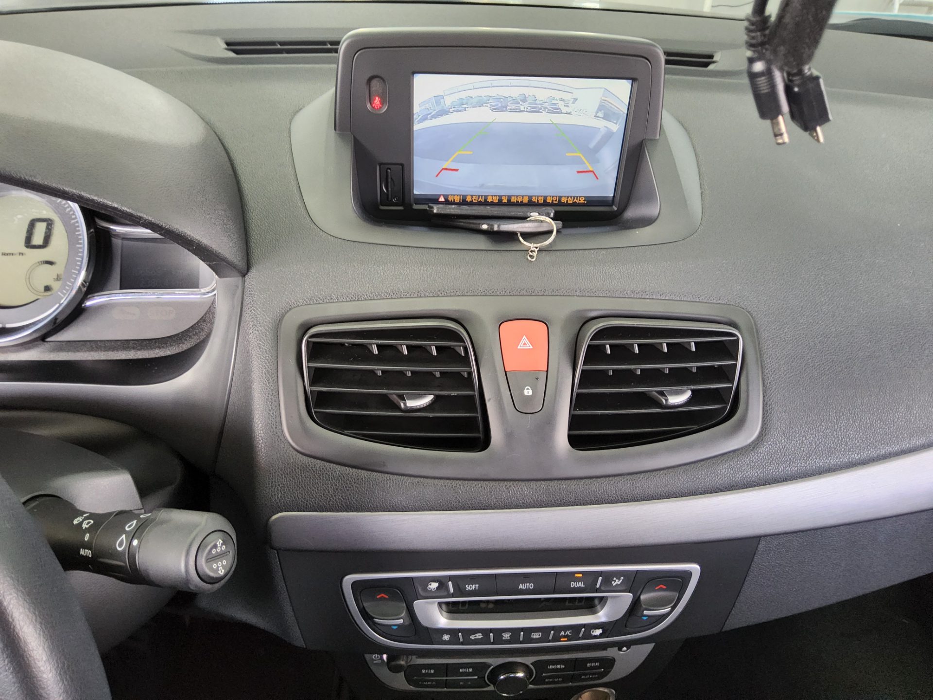 2017 - renault sm3