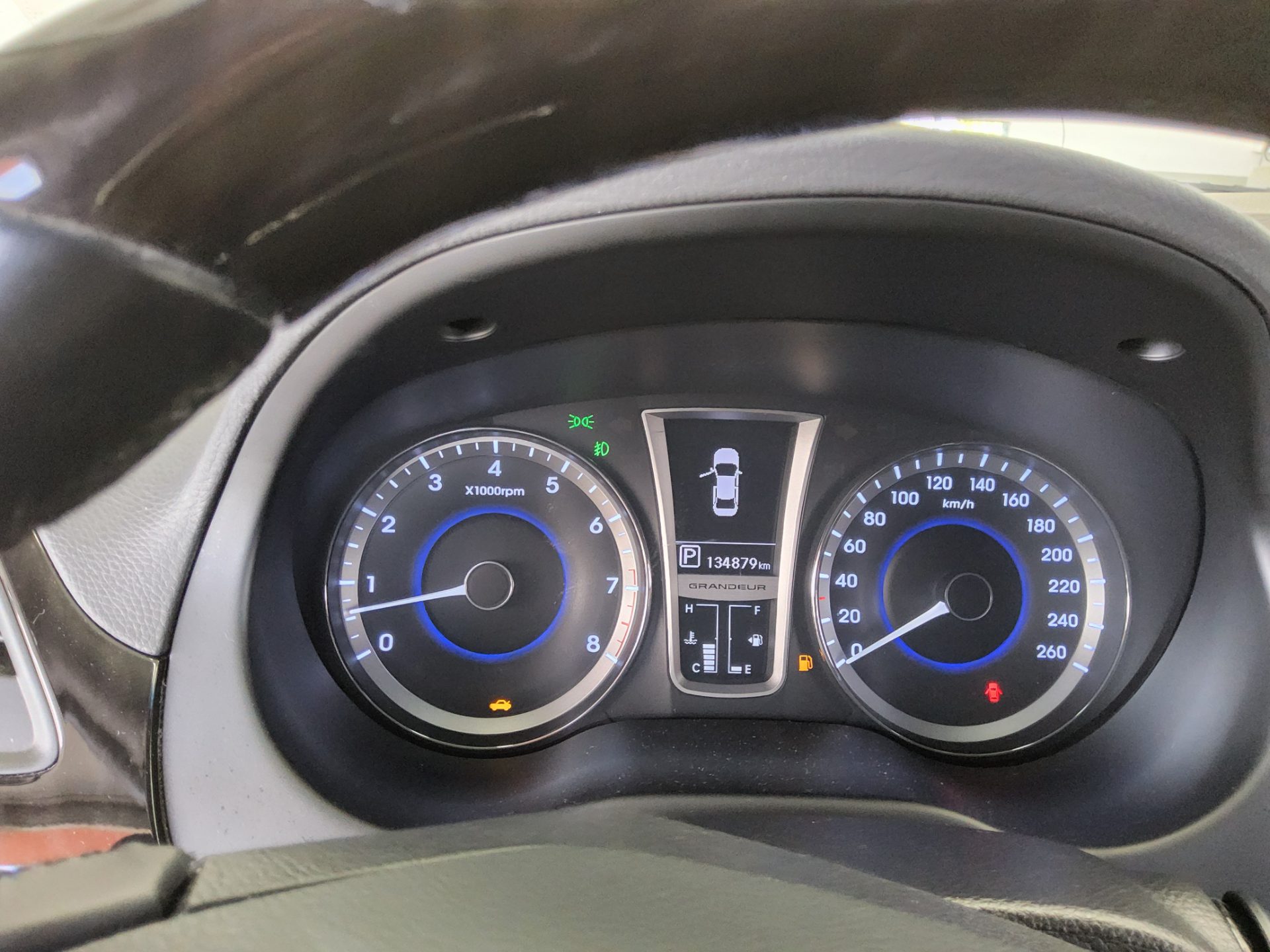 2011 - hyundai grandeur