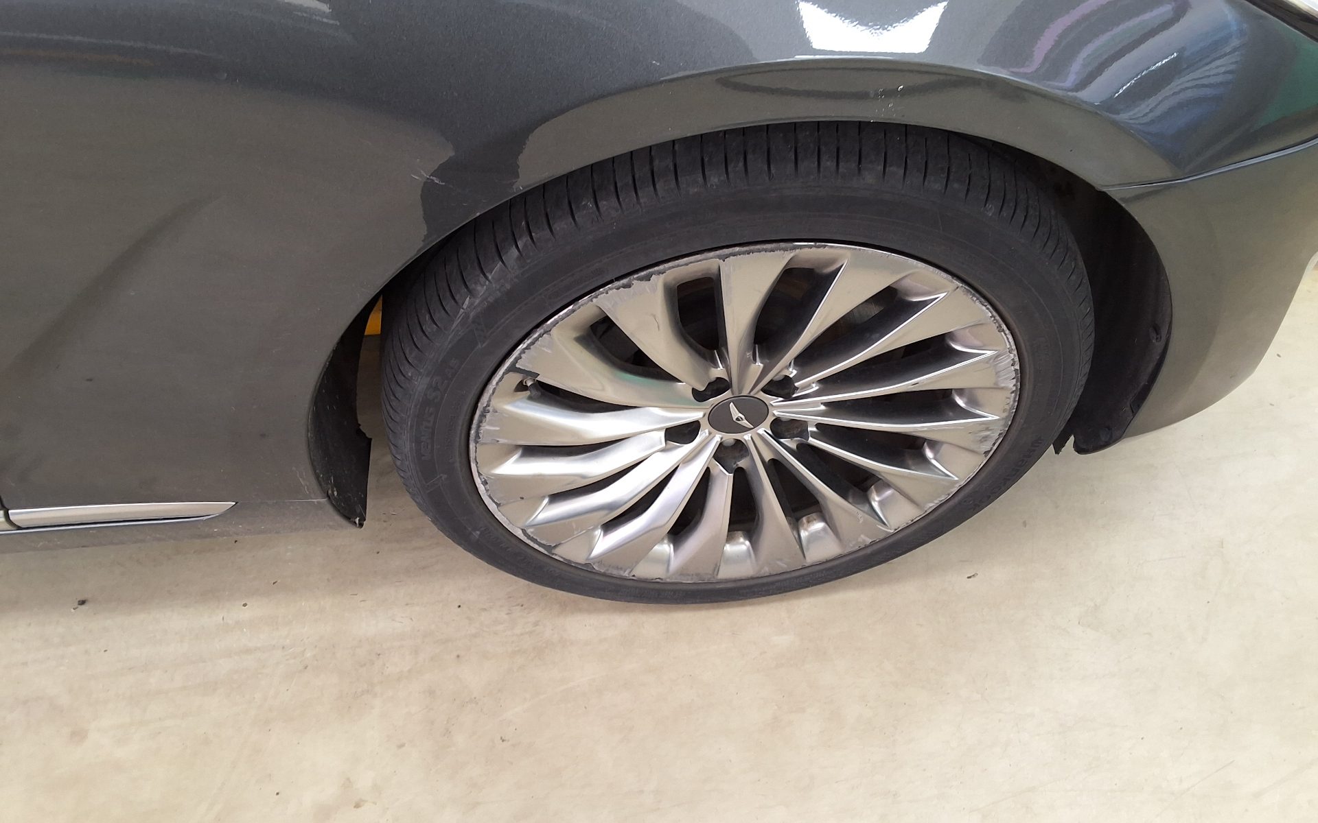 2018 - genesis eq900