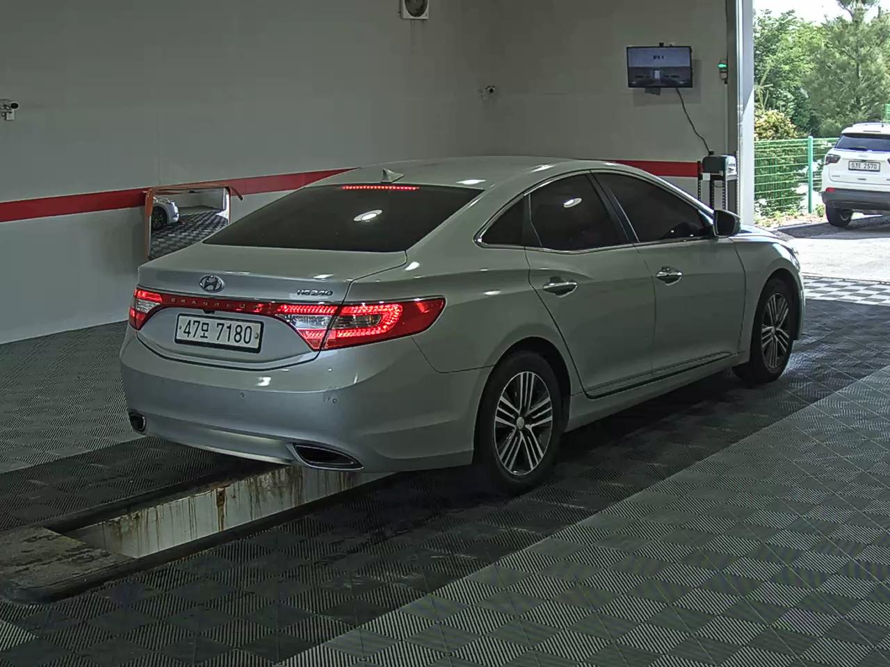 2014 - hyundai grandeur