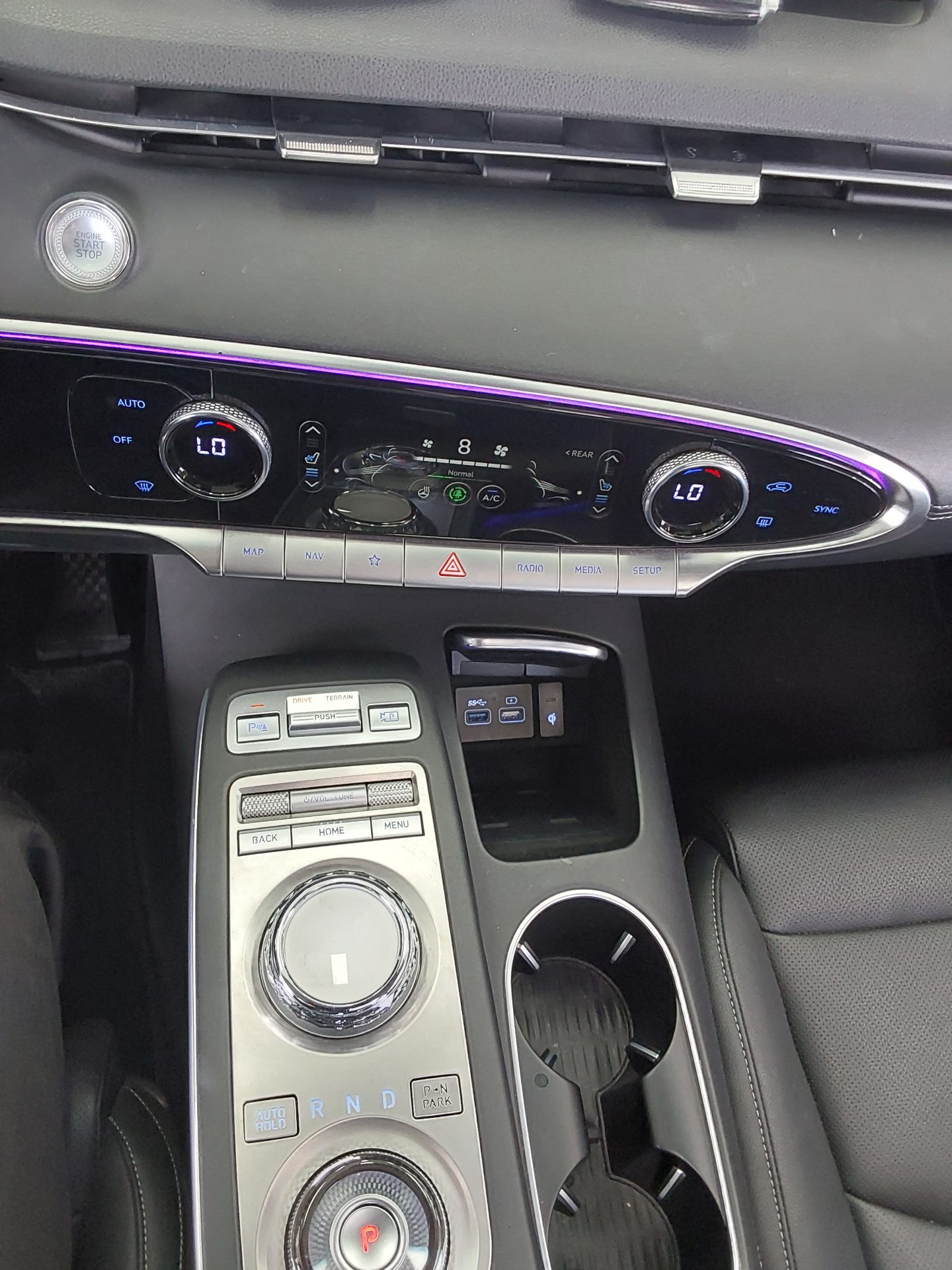 2021 - genesis gv70
