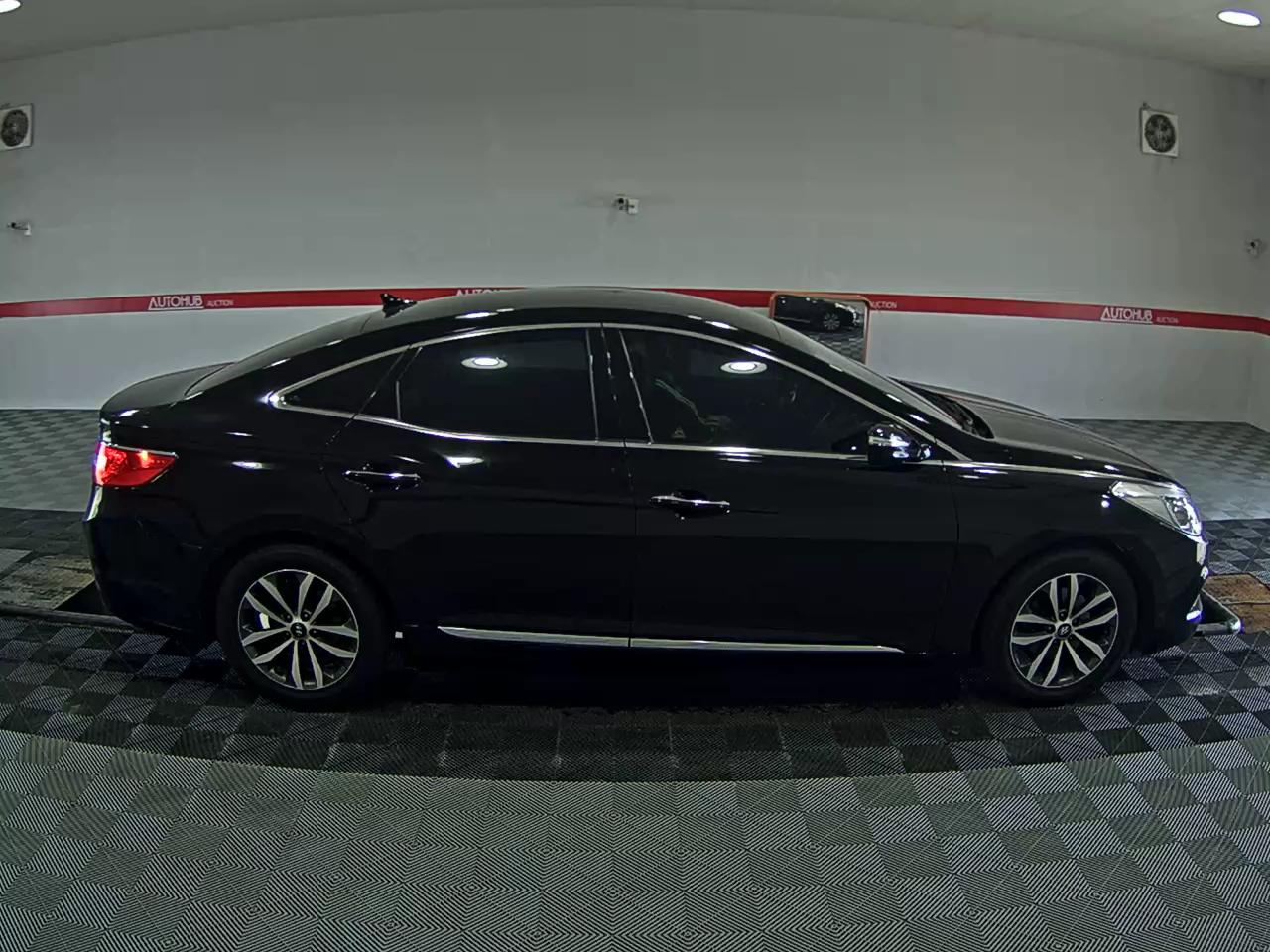 2011 - hyundai grandeur