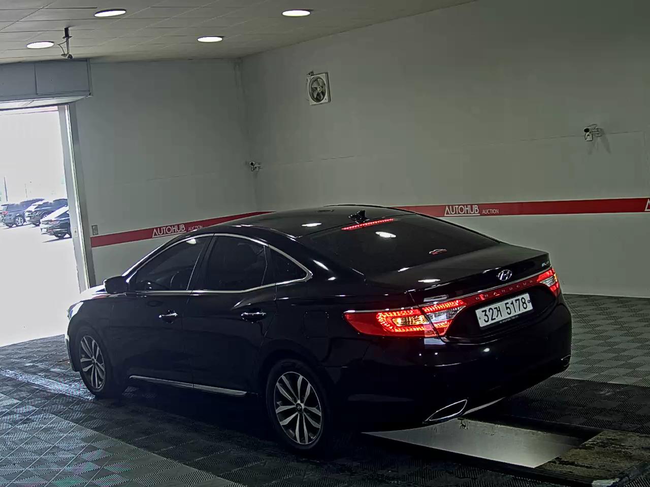 2011 - hyundai grandeur