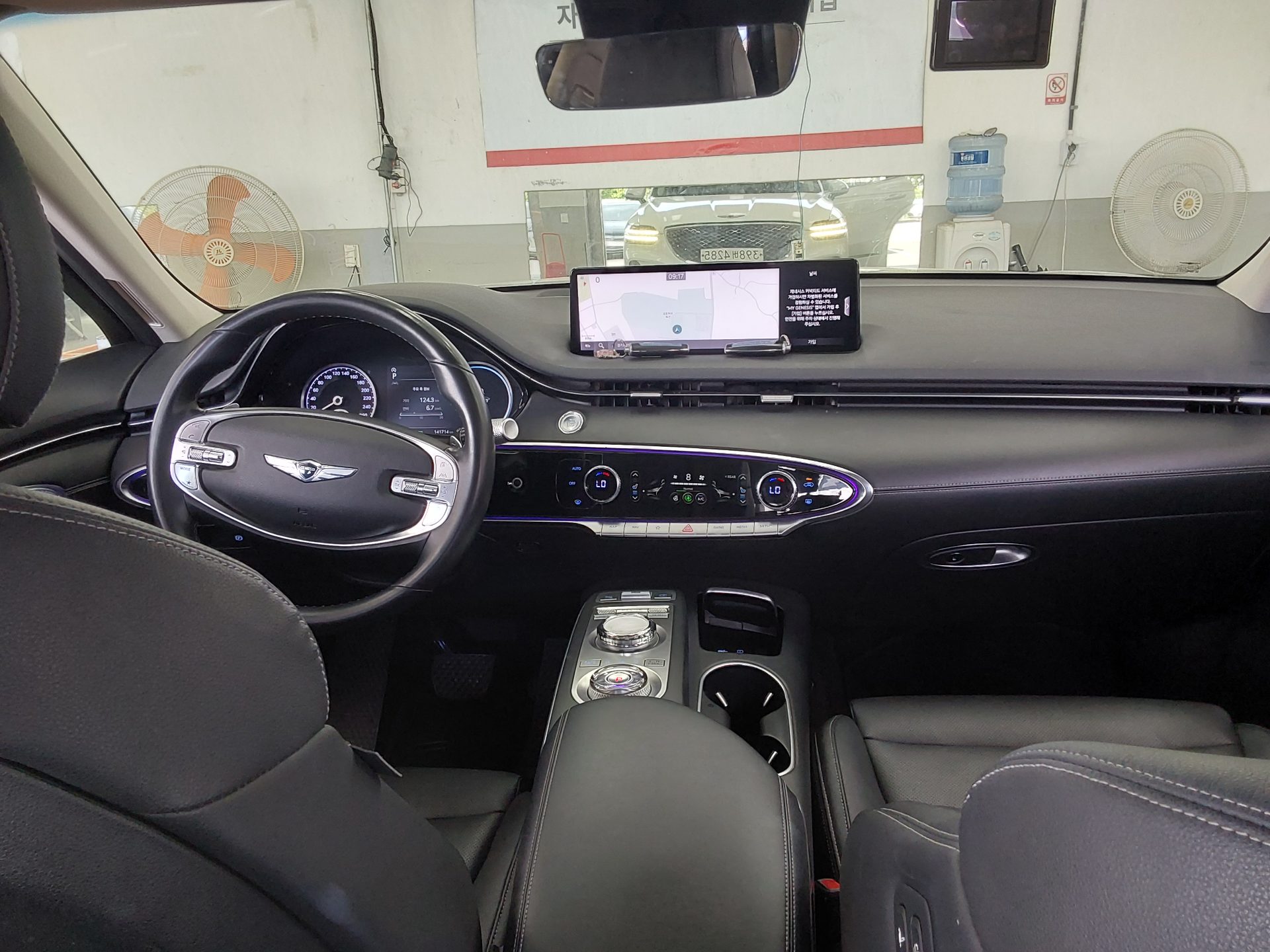 2021 - genesis gv70