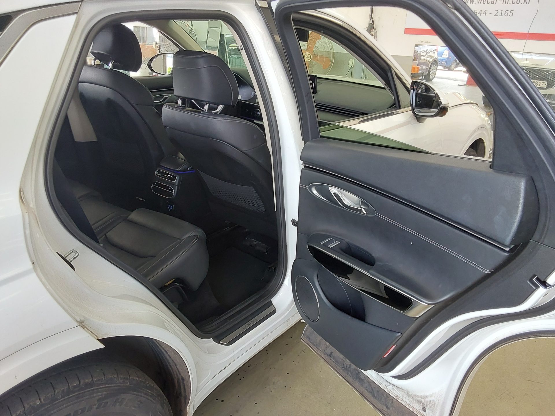 2021 - genesis gv70