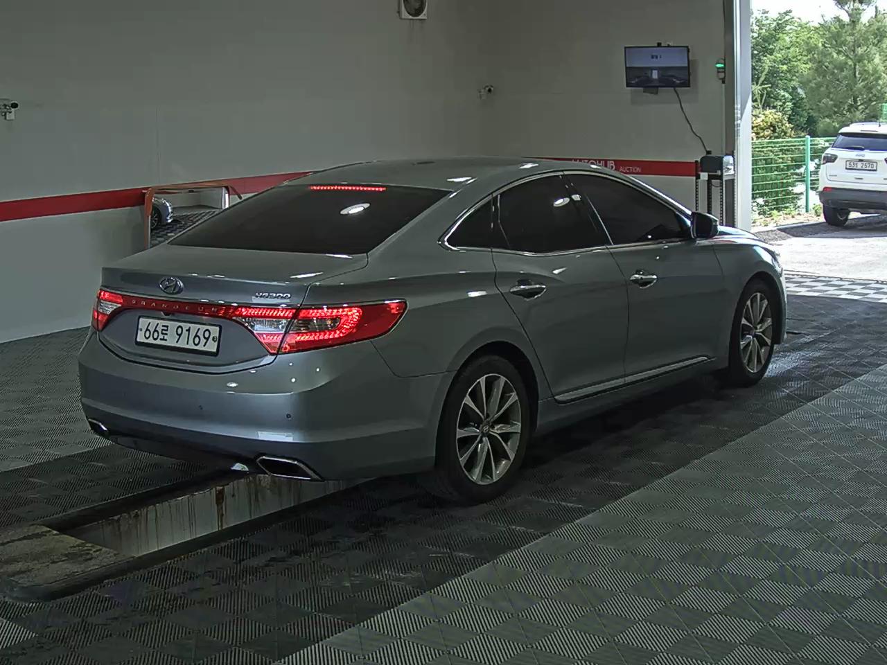 2015 - hyundai grandeur