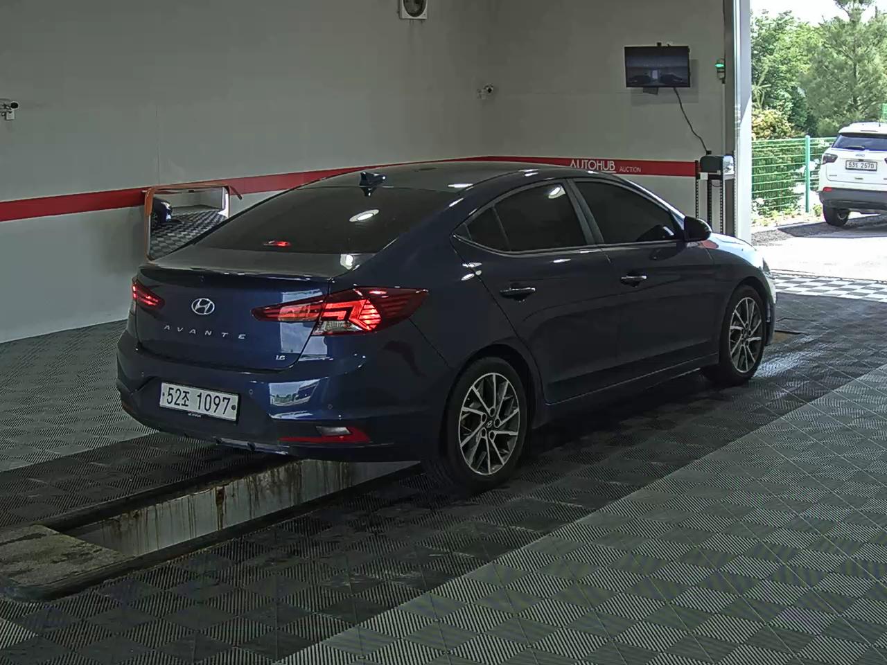 2019 - hyundai avante