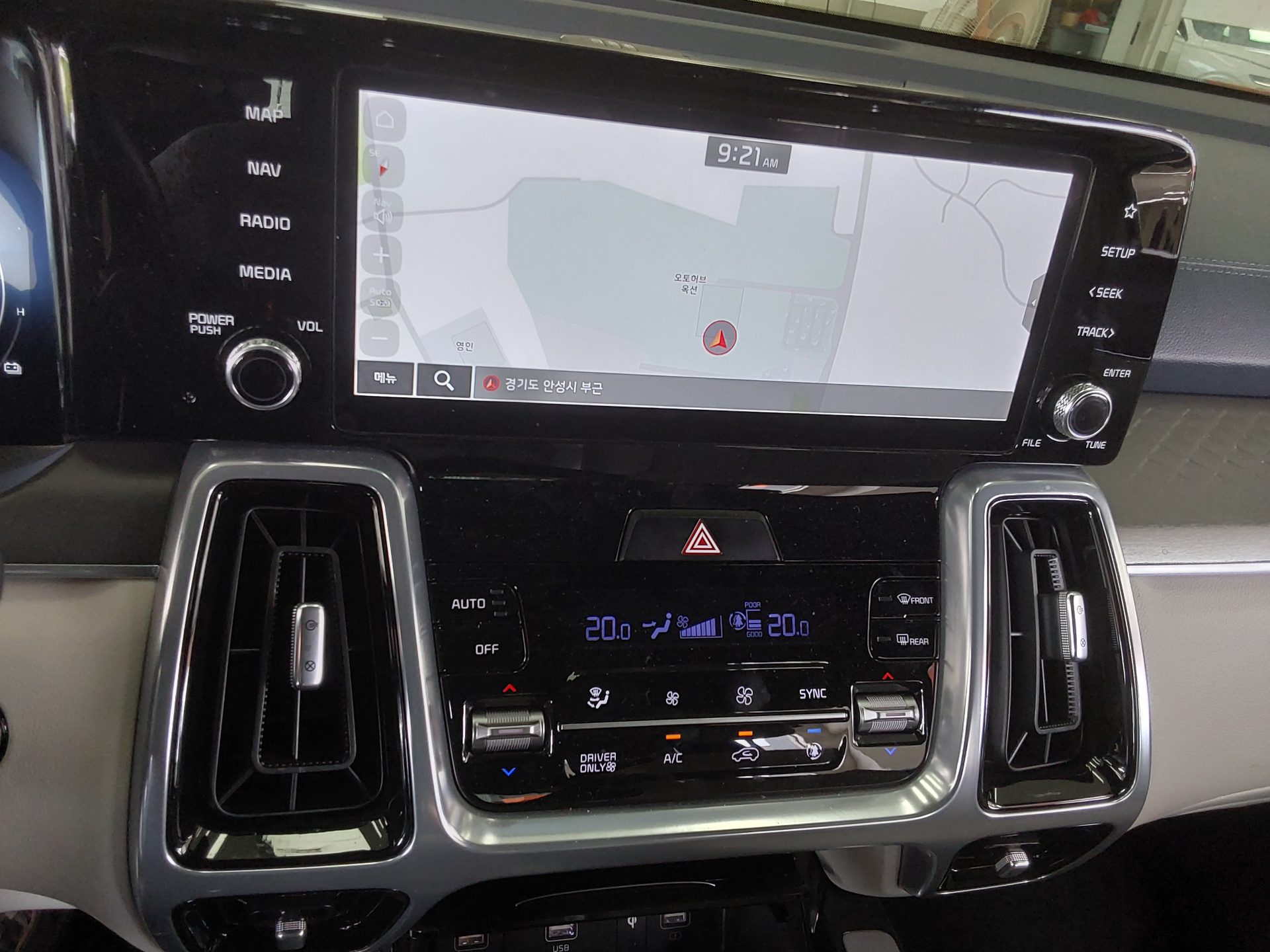 2023 - kia sorento