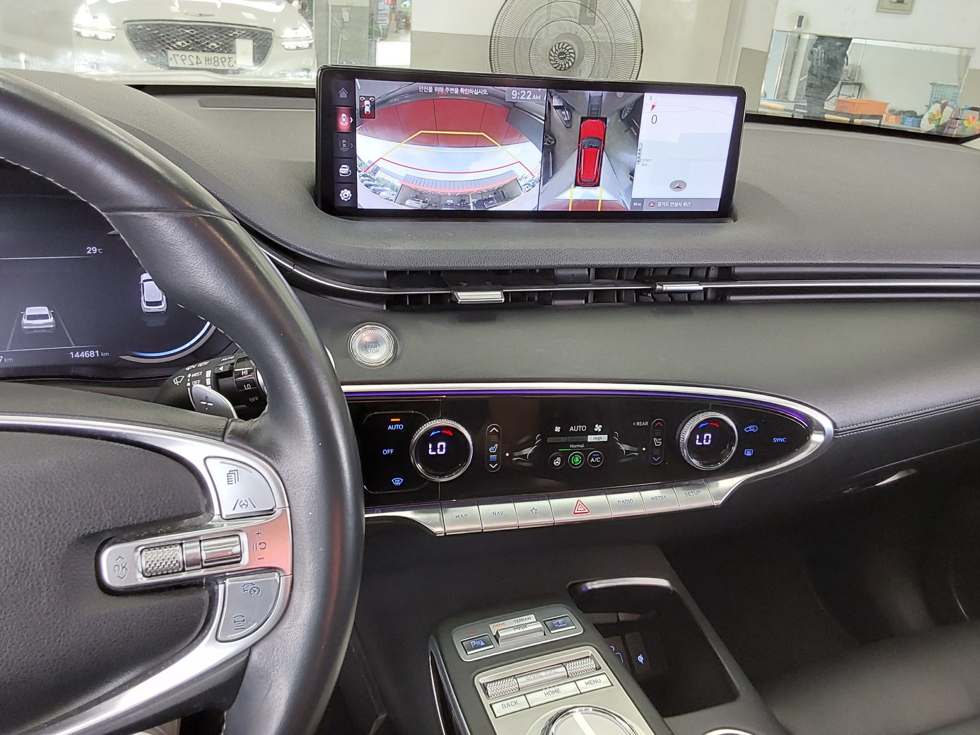 2021 - genesis gv70