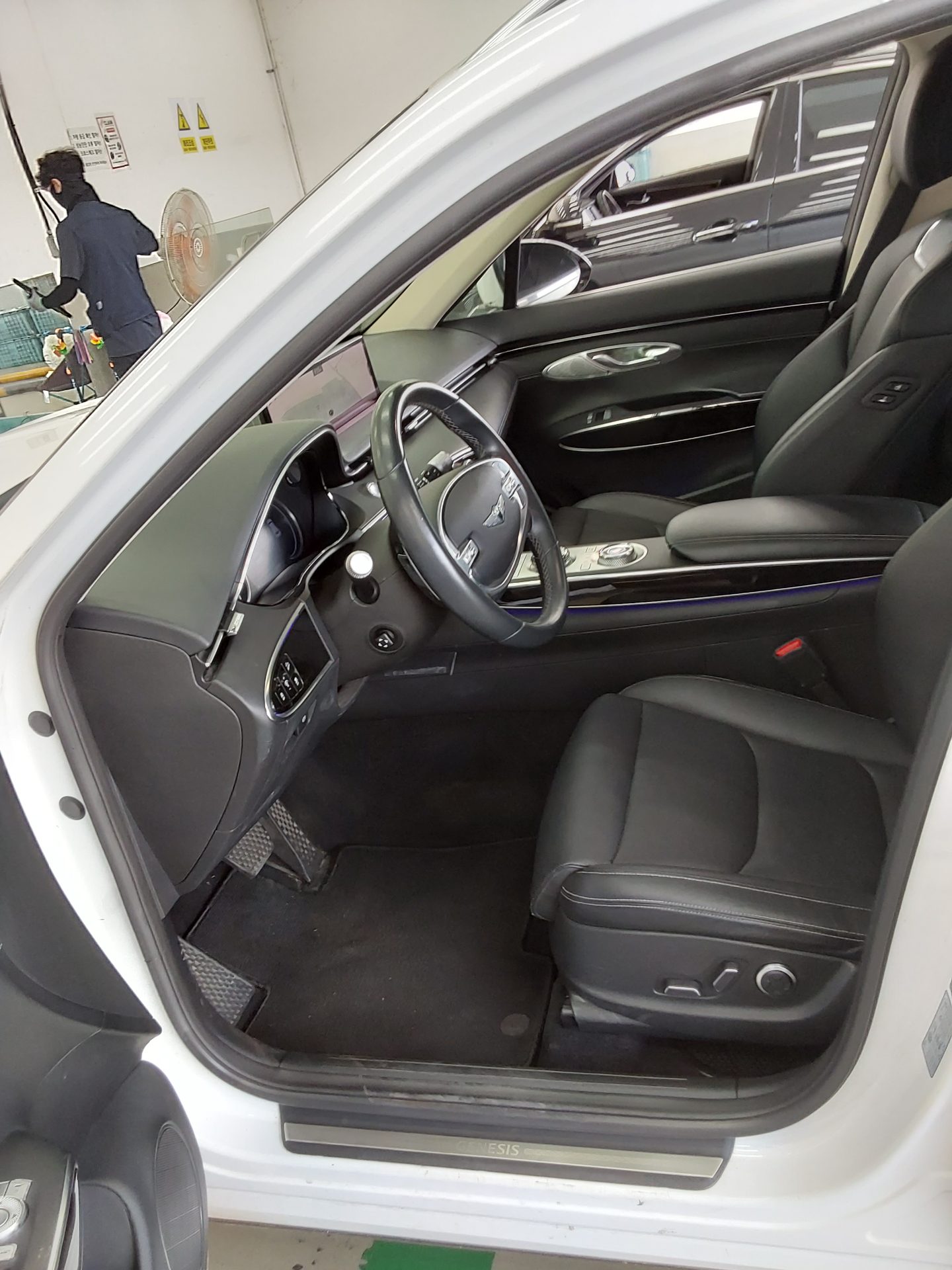 2021 - genesis gv70