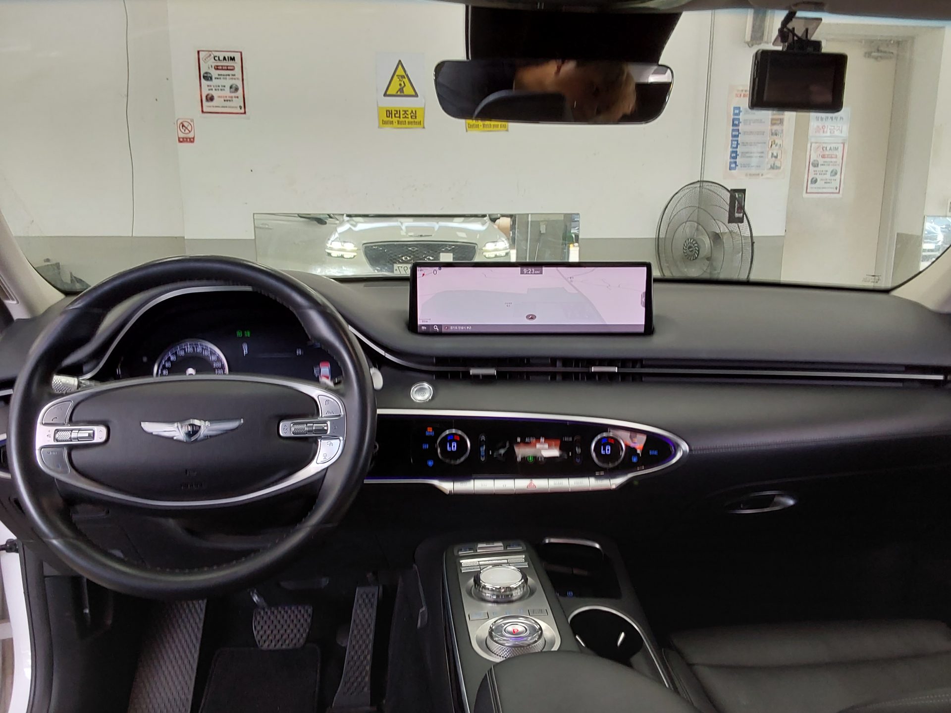2021 - genesis gv70