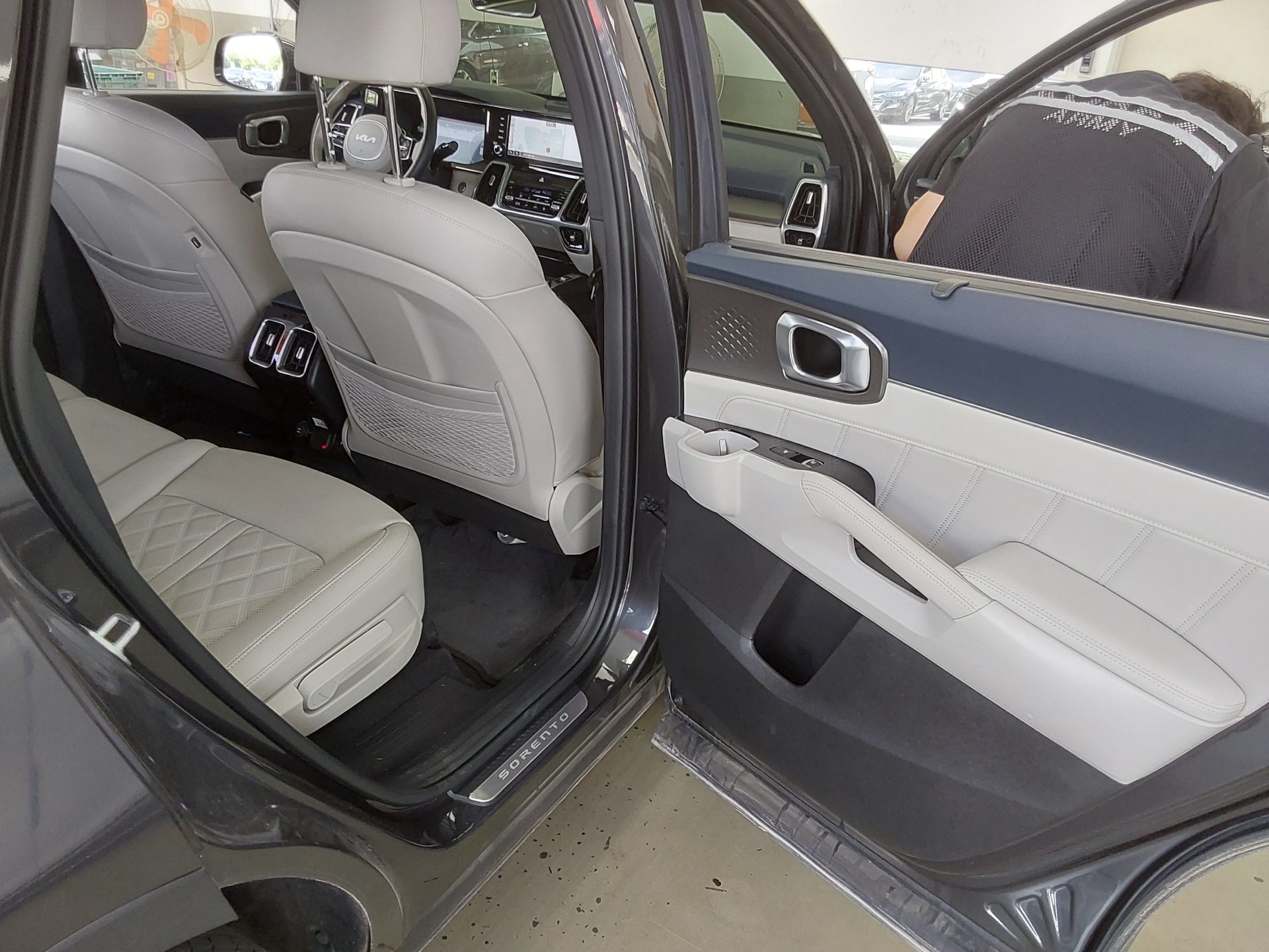 2023 - kia sorento