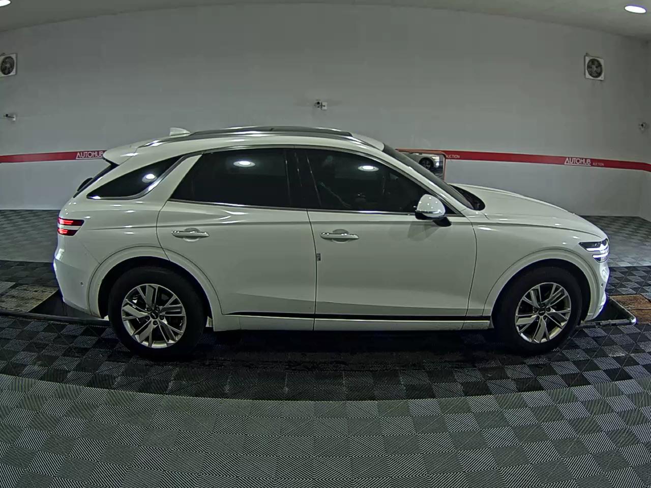 2021 - genesis gv70