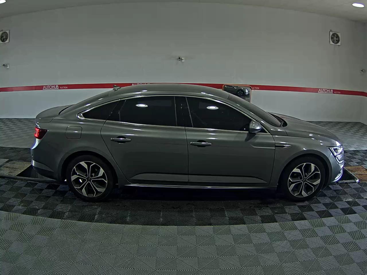 2019 - renault sm6