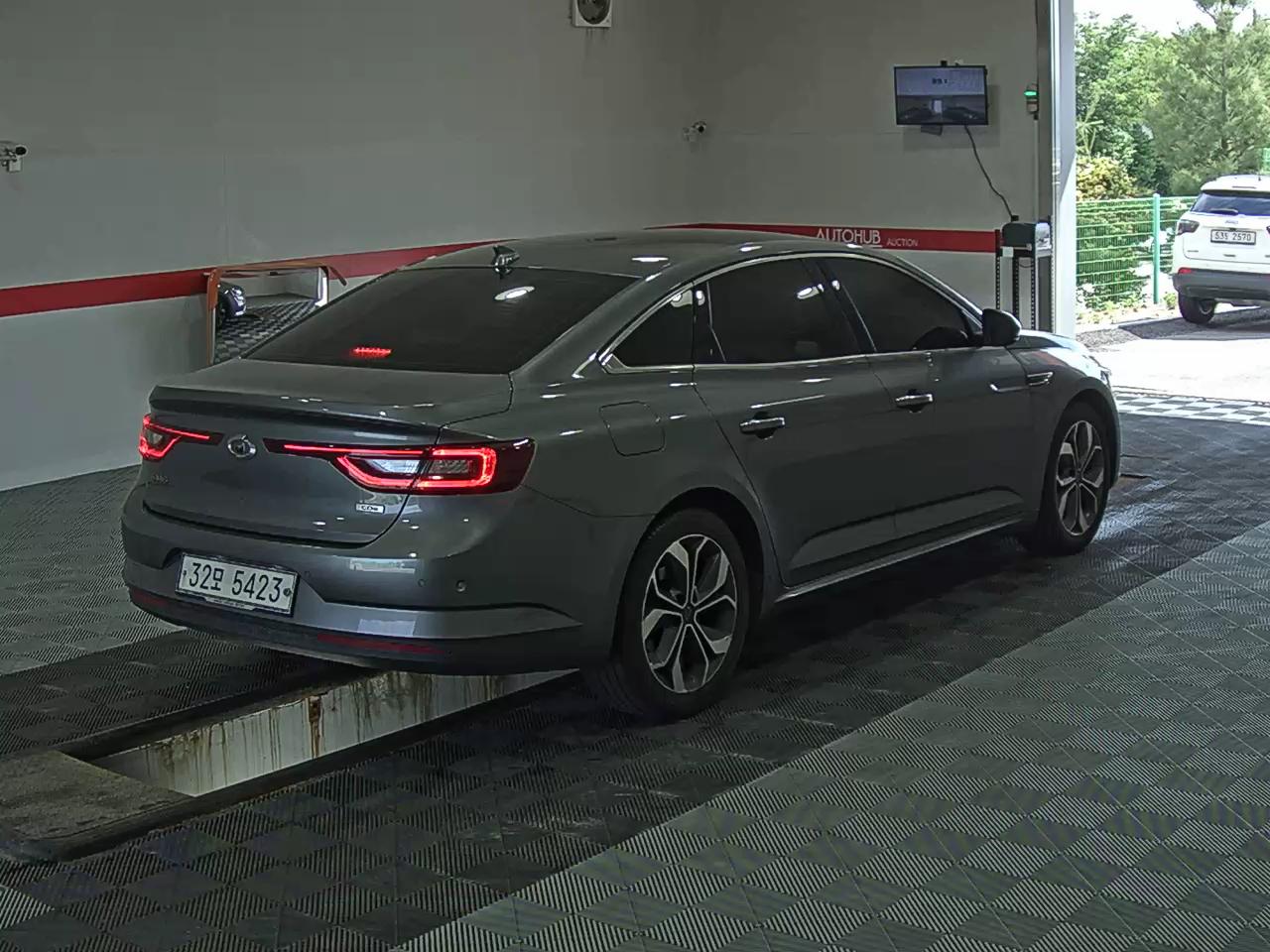 2019 - renault sm6