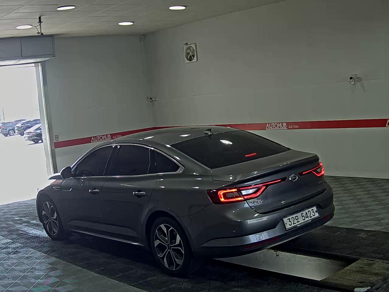 2019 - renault sm6