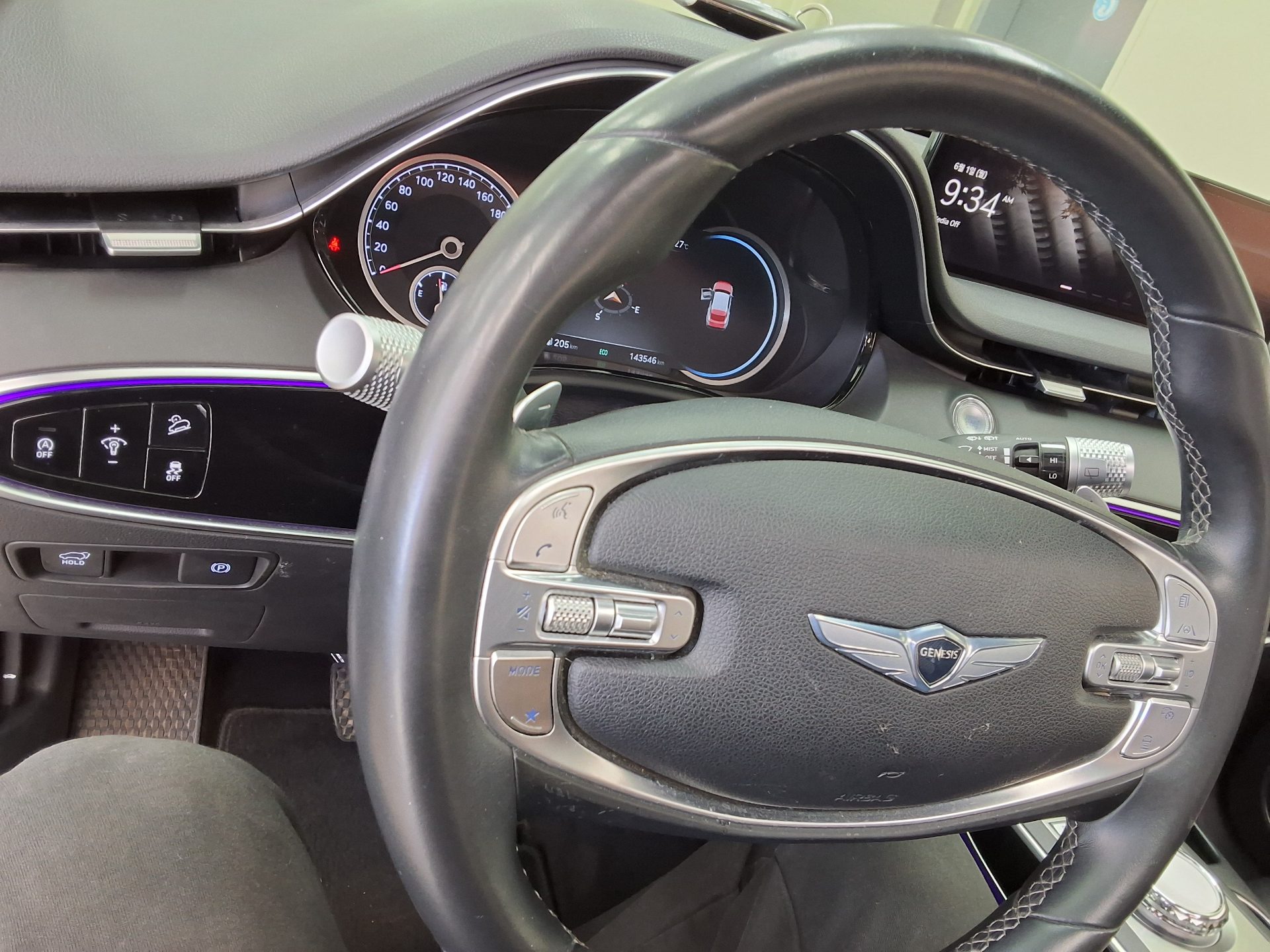 2021 - genesis gv70