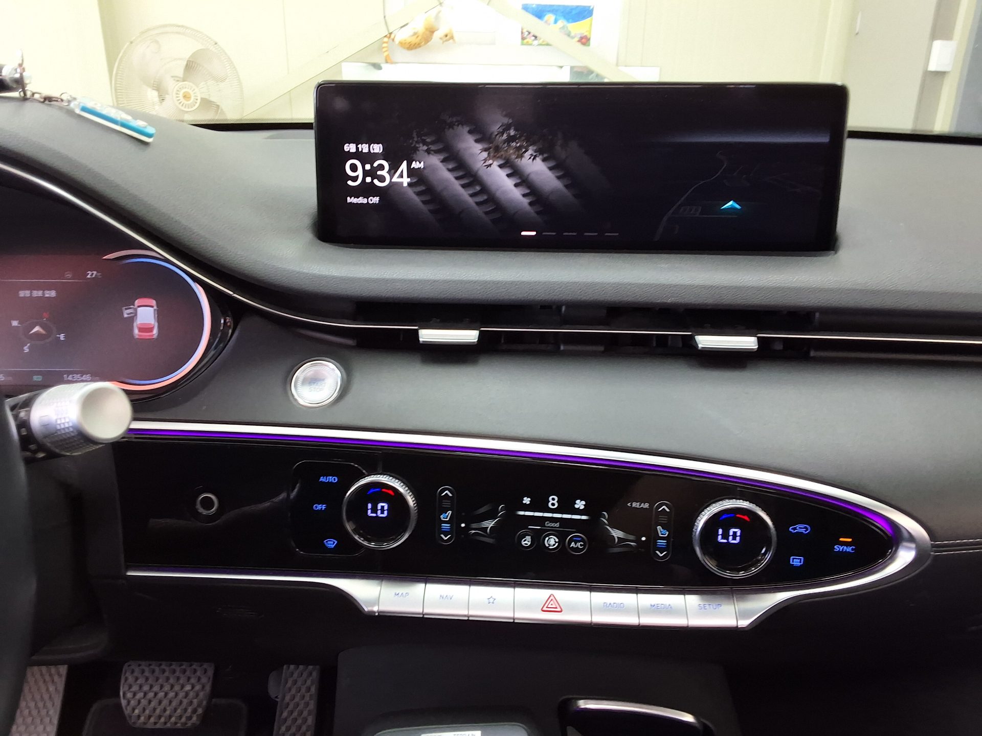2021 - genesis gv70