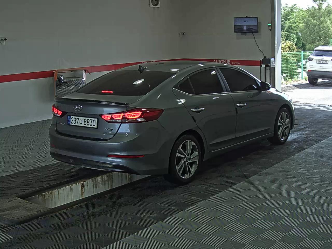 2016 - hyundai avante