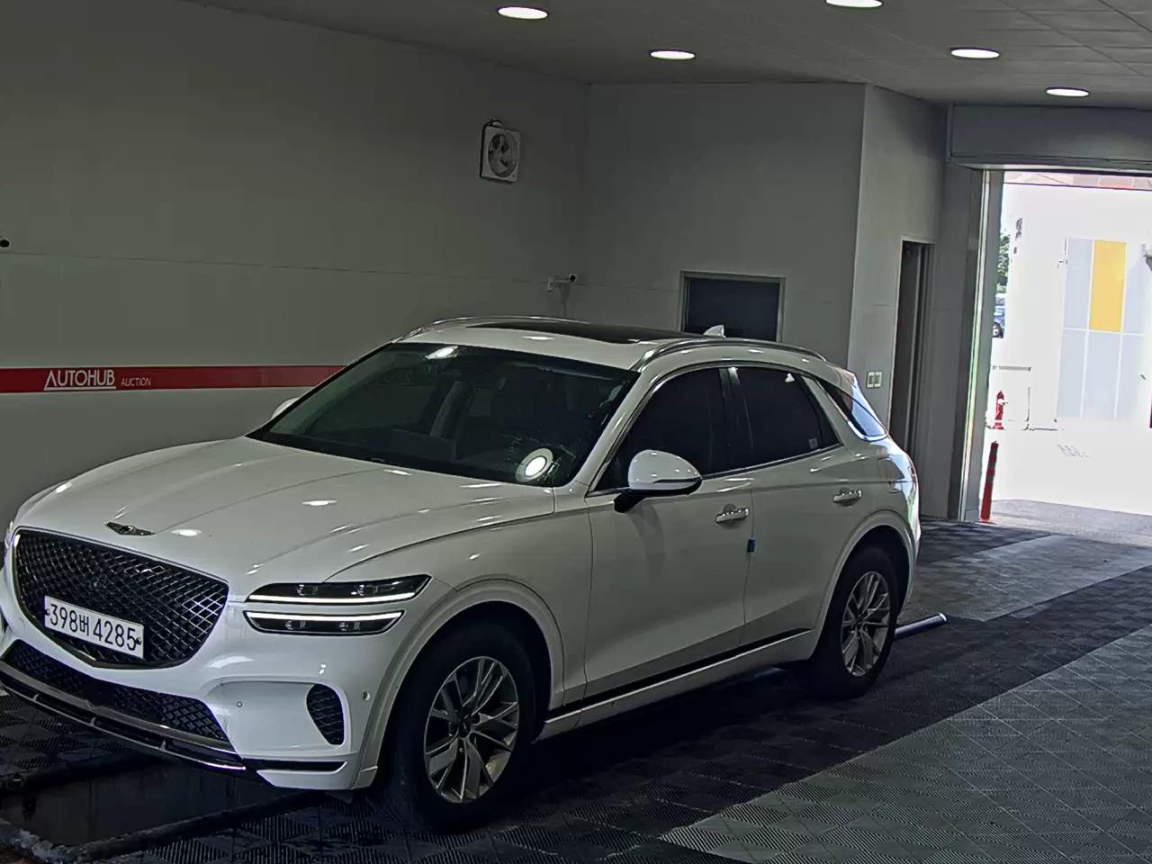 GENESIS GV70 BASE MODEL
