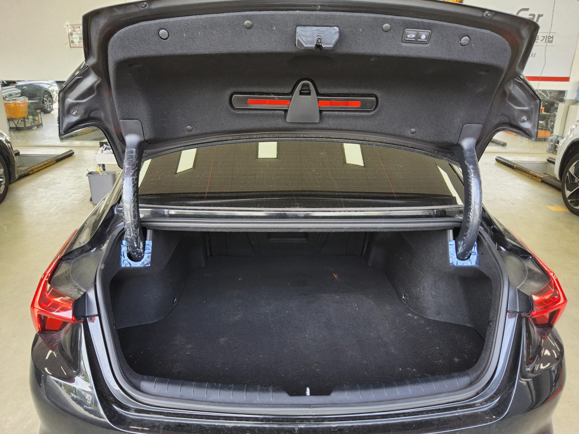 2022 - kia k8