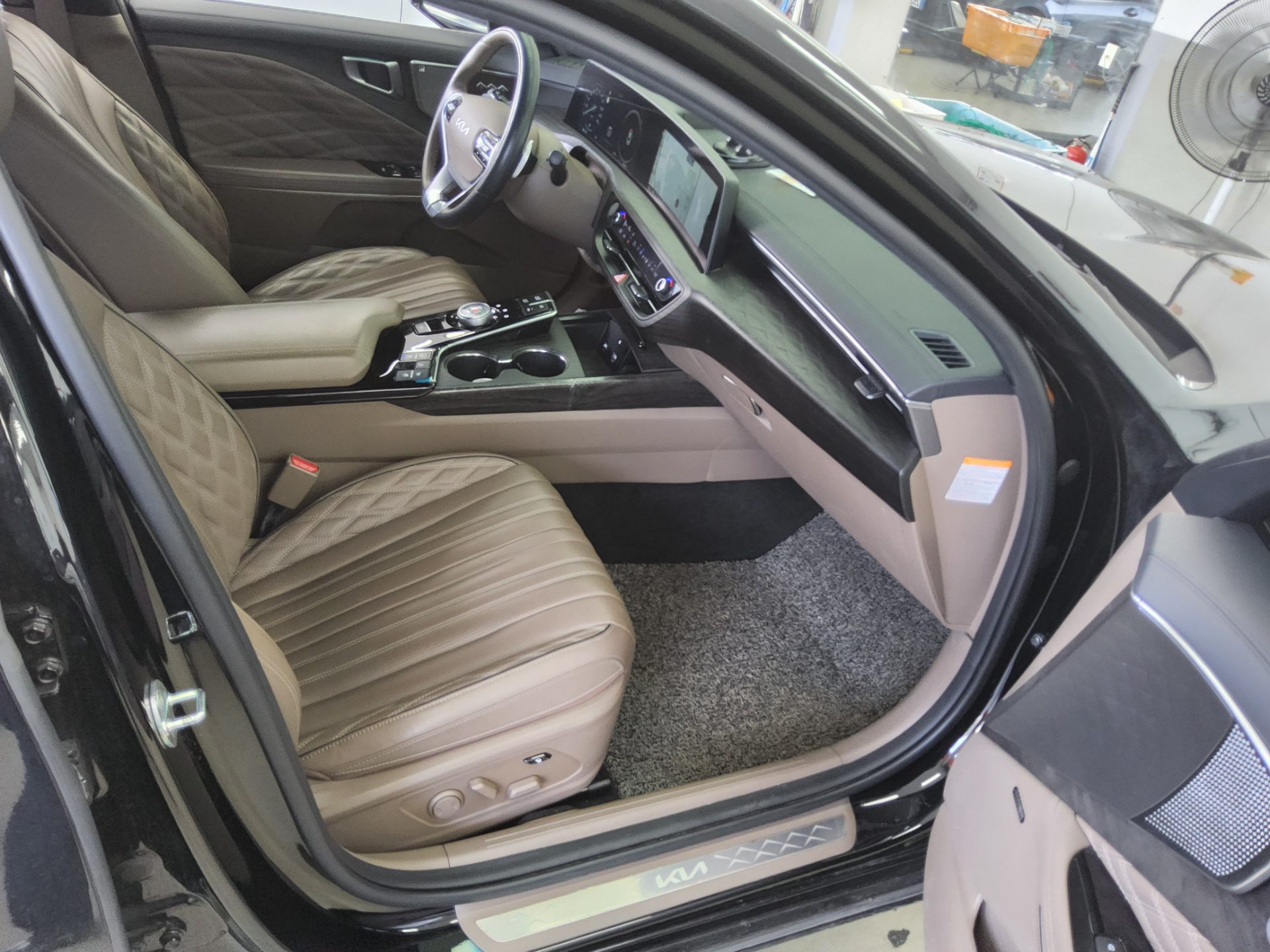 2022 - kia k8