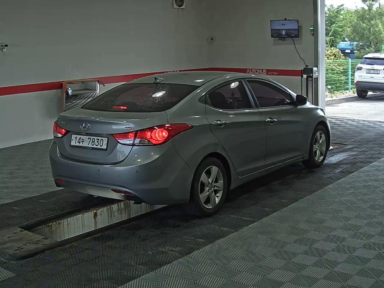 2014 - hyundai avante