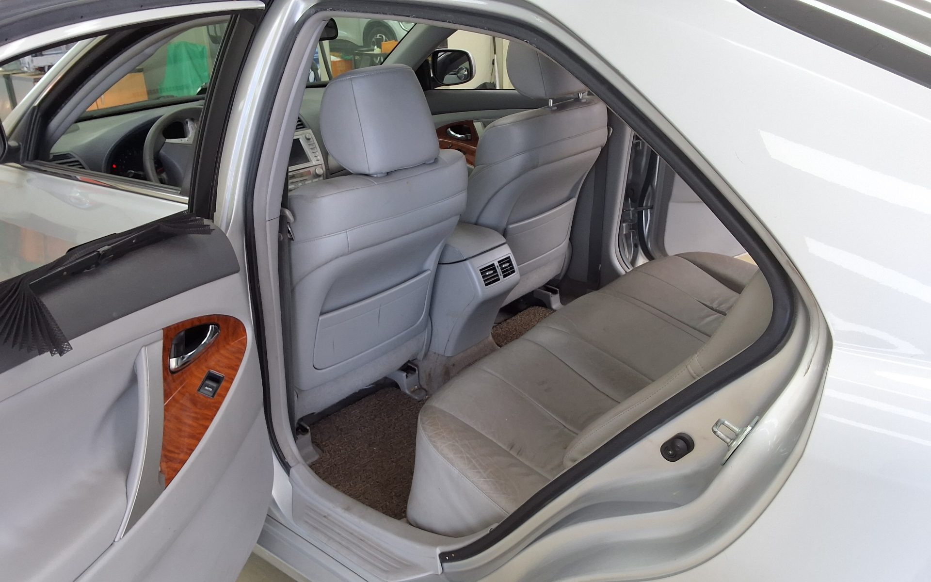 2011 - toyota camry