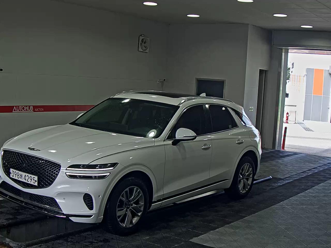 GENESIS GV70 BASE MODEL