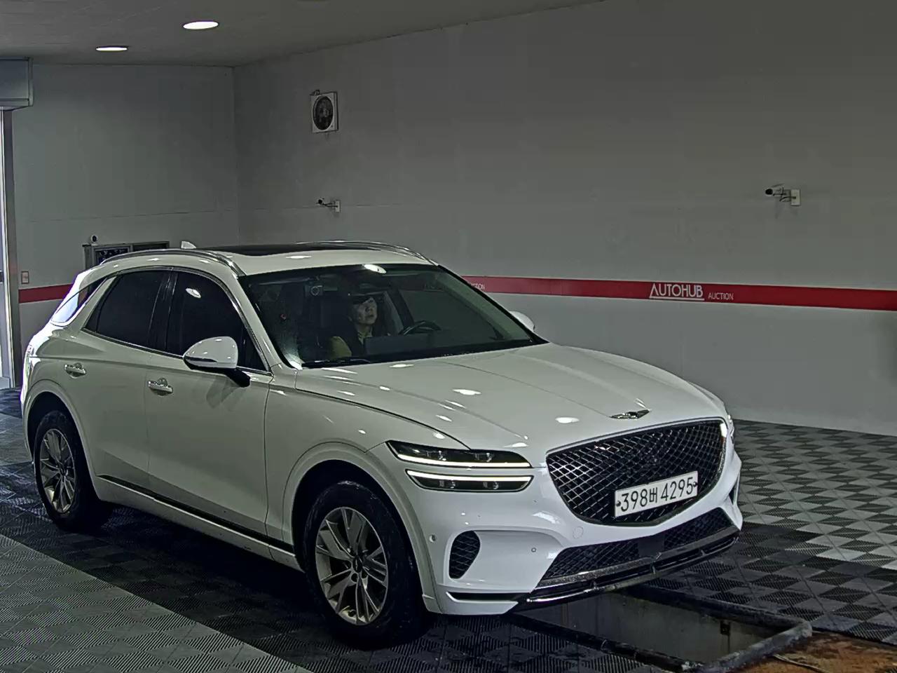 2021 - genesis gv70