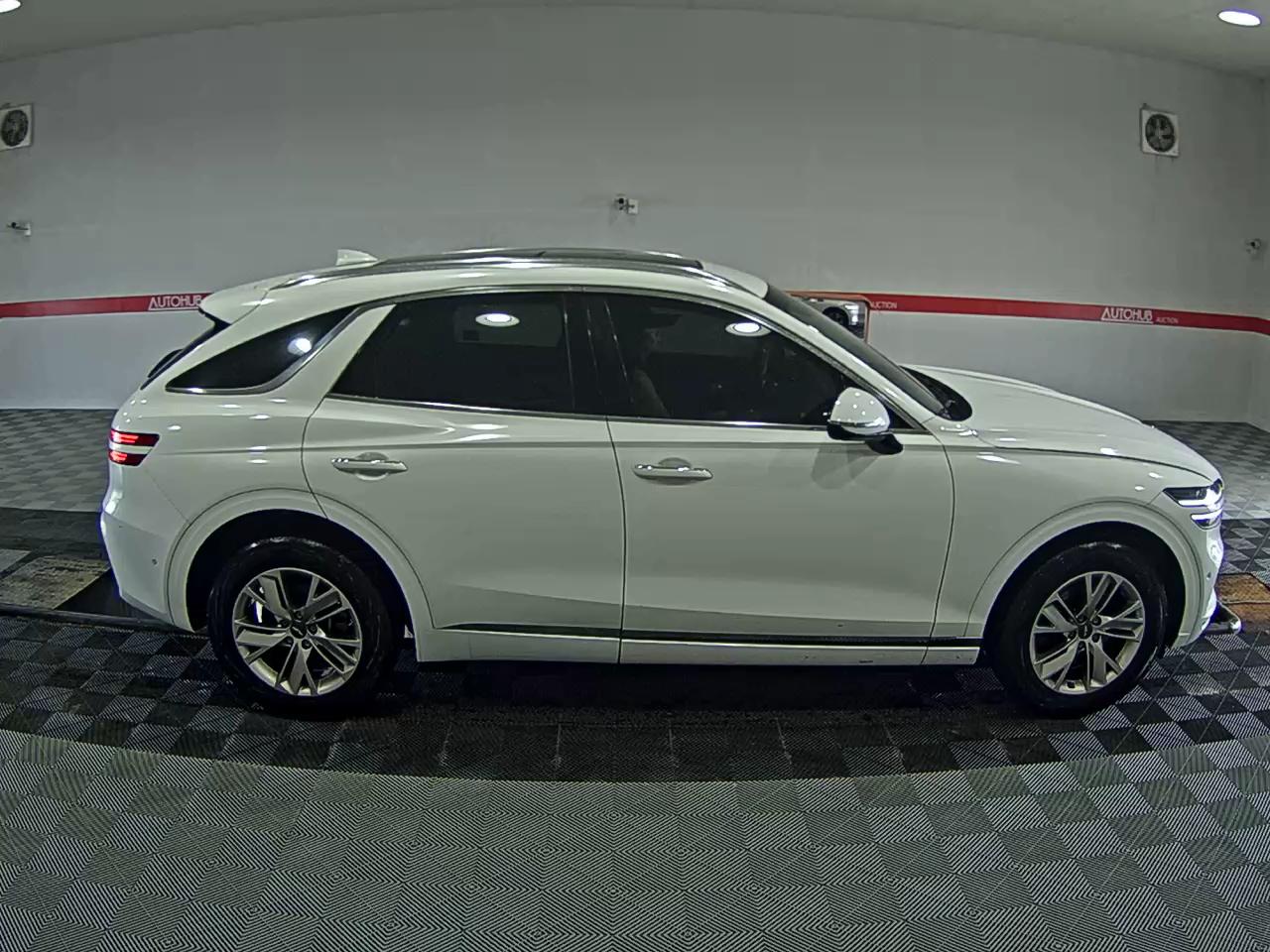 2021 - genesis gv70