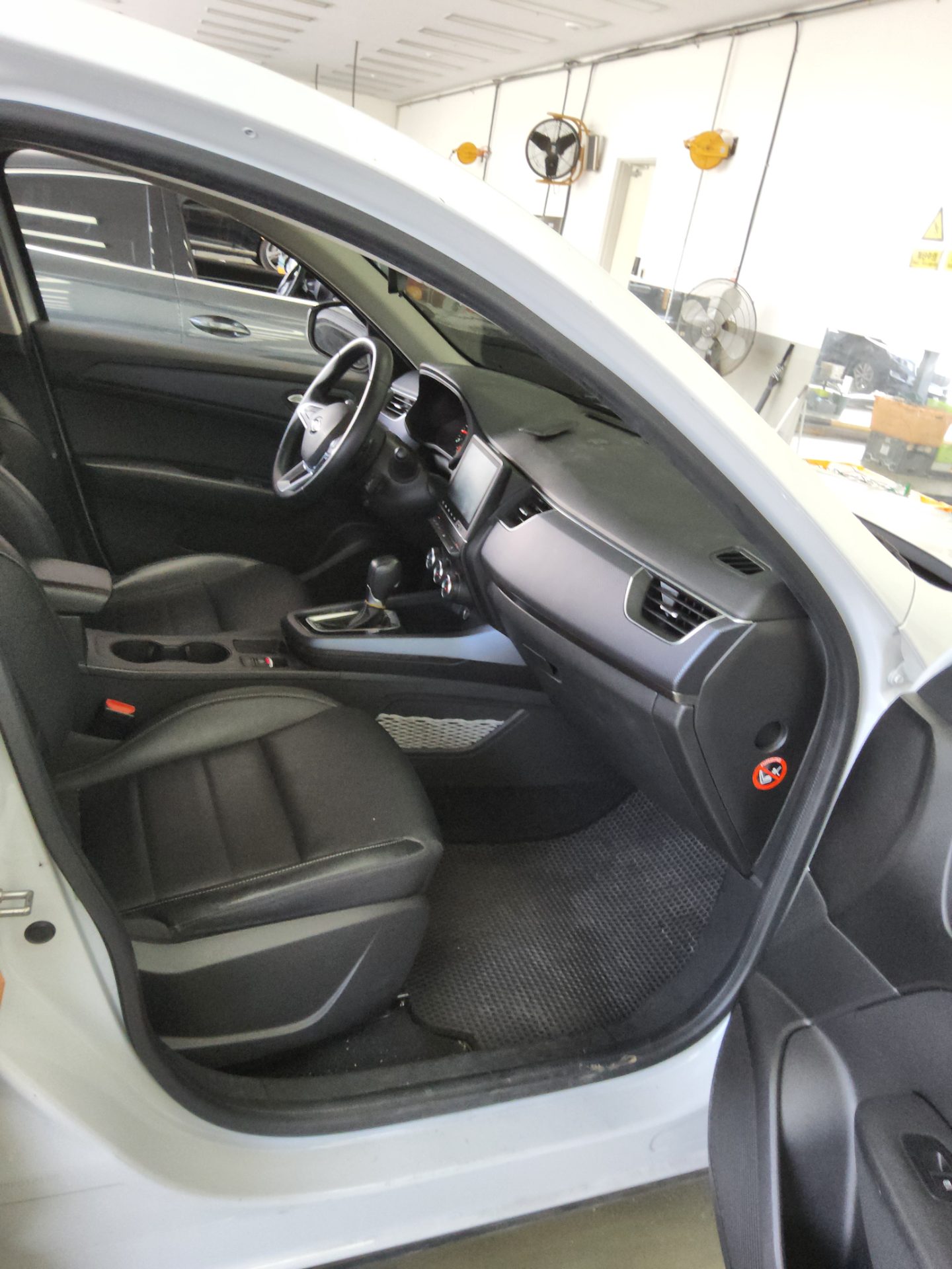 2021 - renault xm3