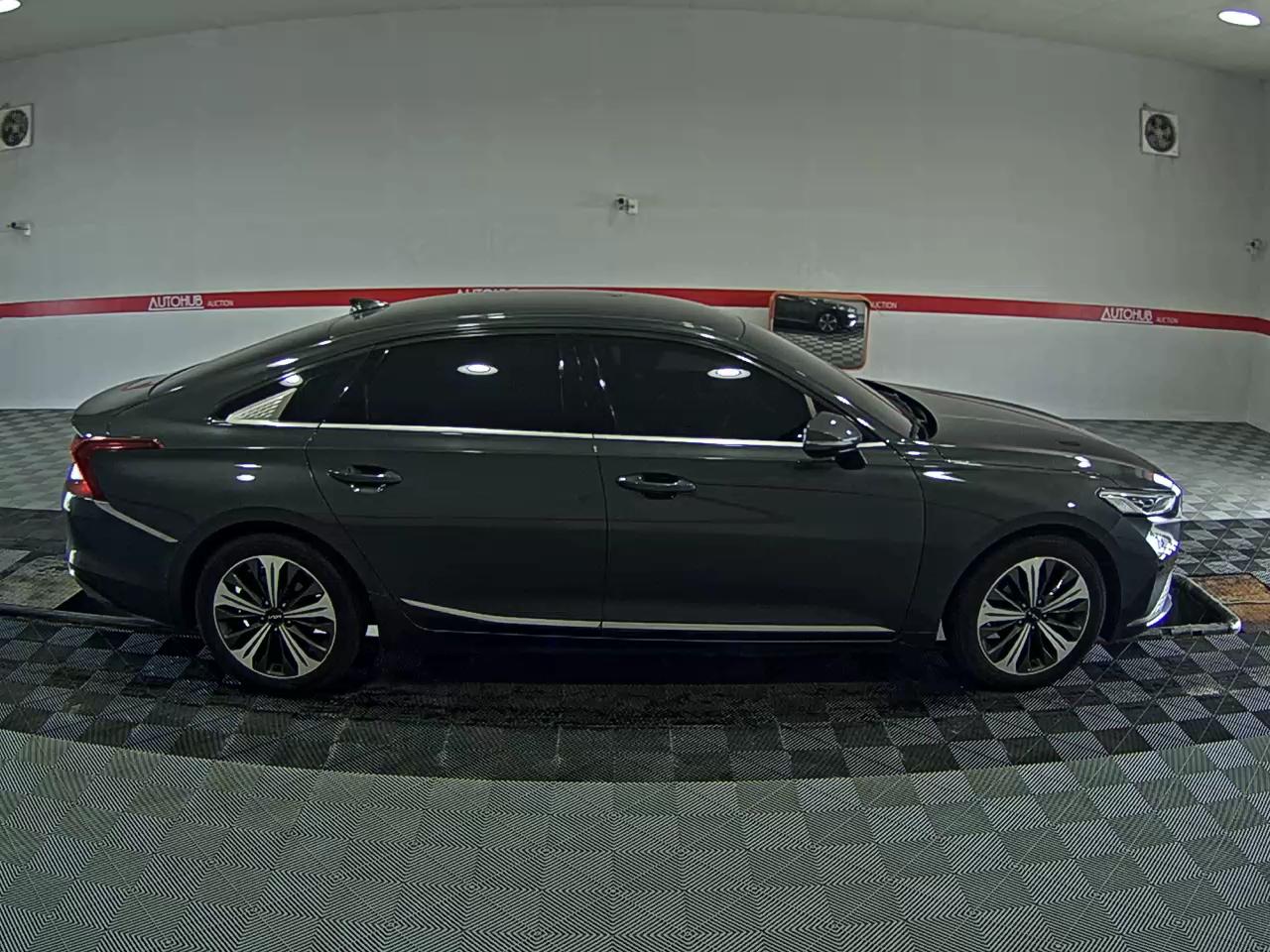 2022 - kia k8