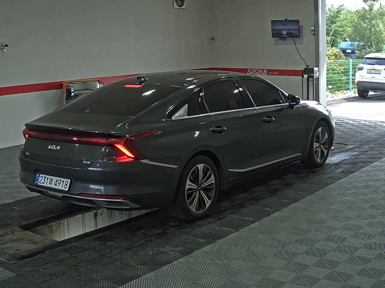 2022 - kia k8