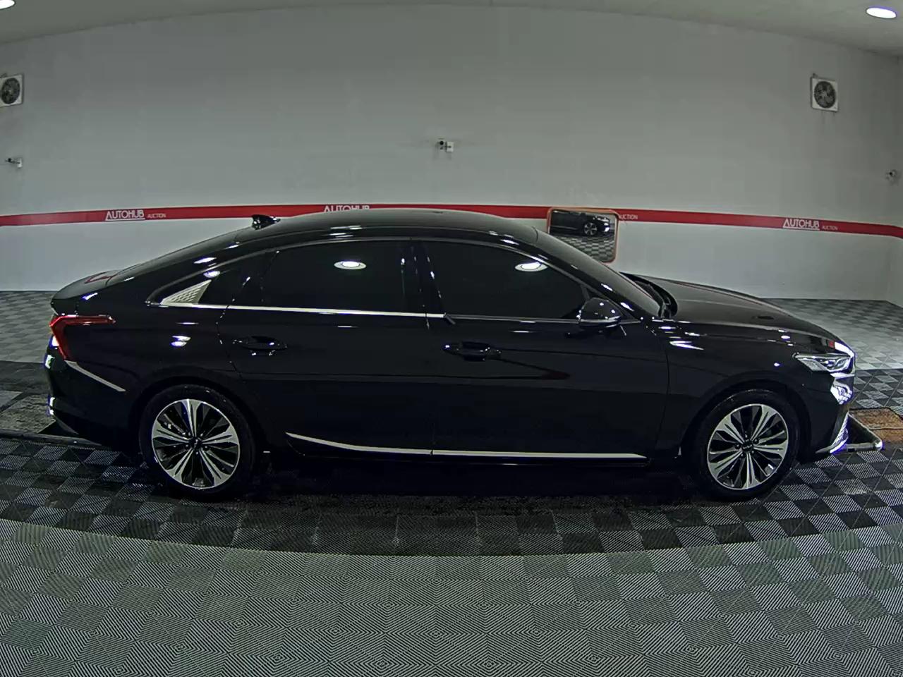 2022 - kia k8
