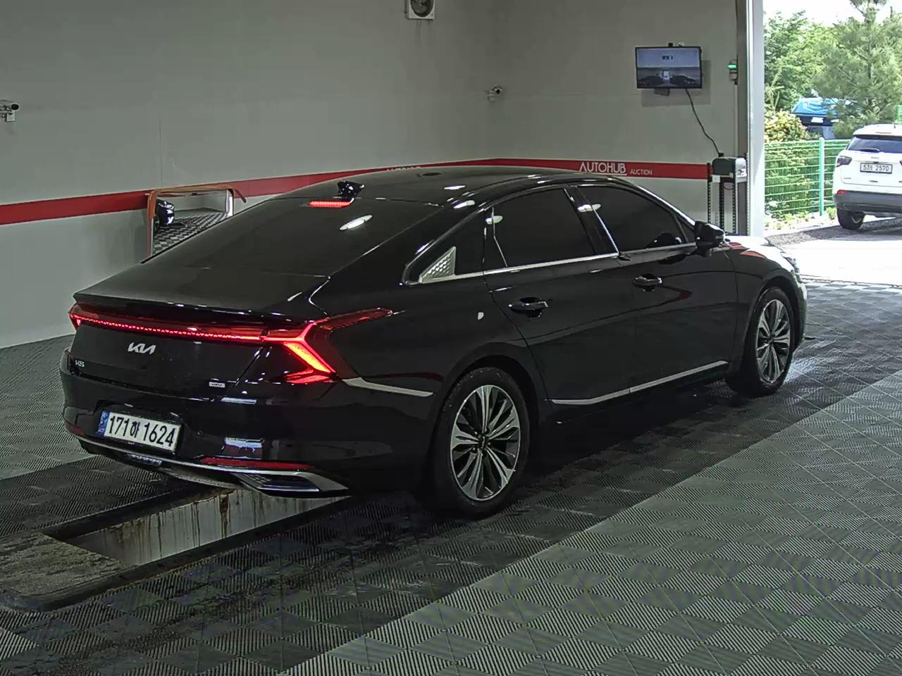 2022 - kia k8