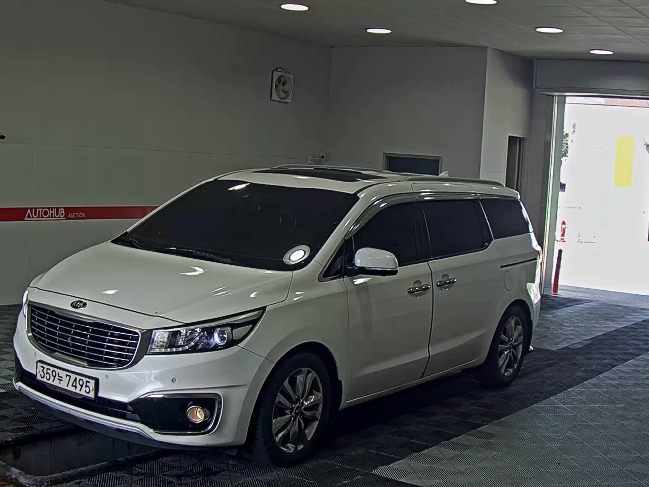 KIA CARNIVAL