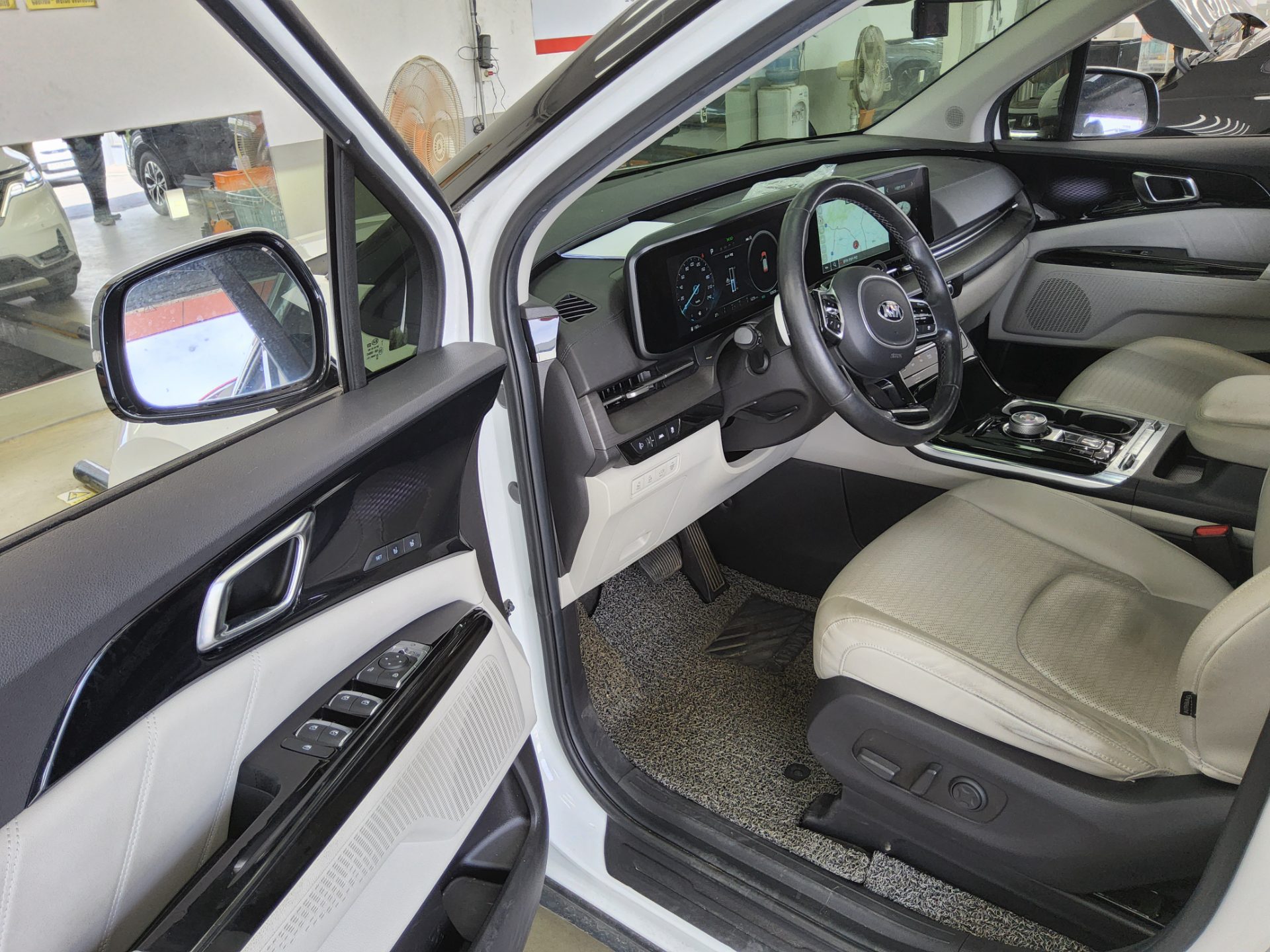 2021 - kia carnival